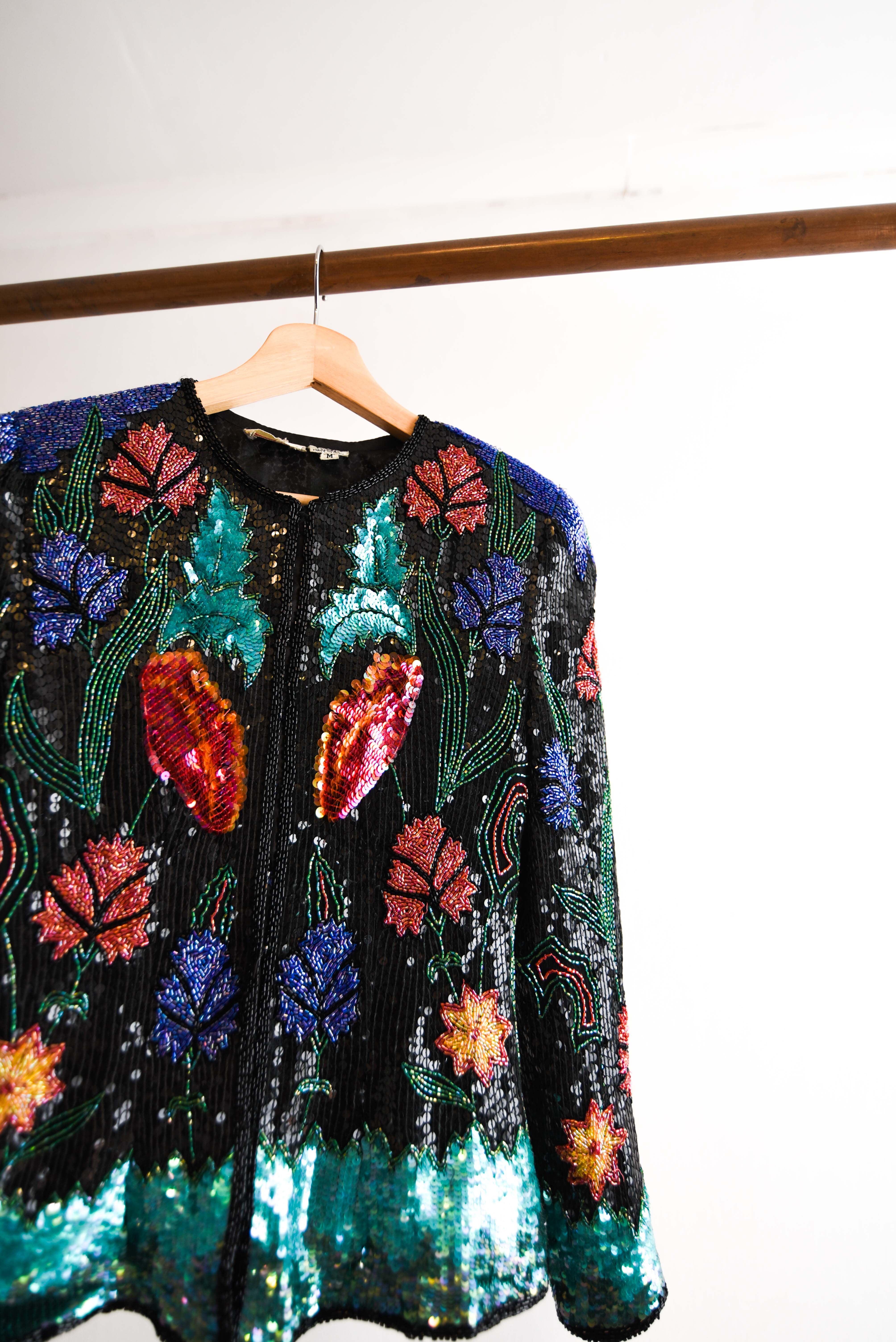 Chaqueta seda bordada vintage