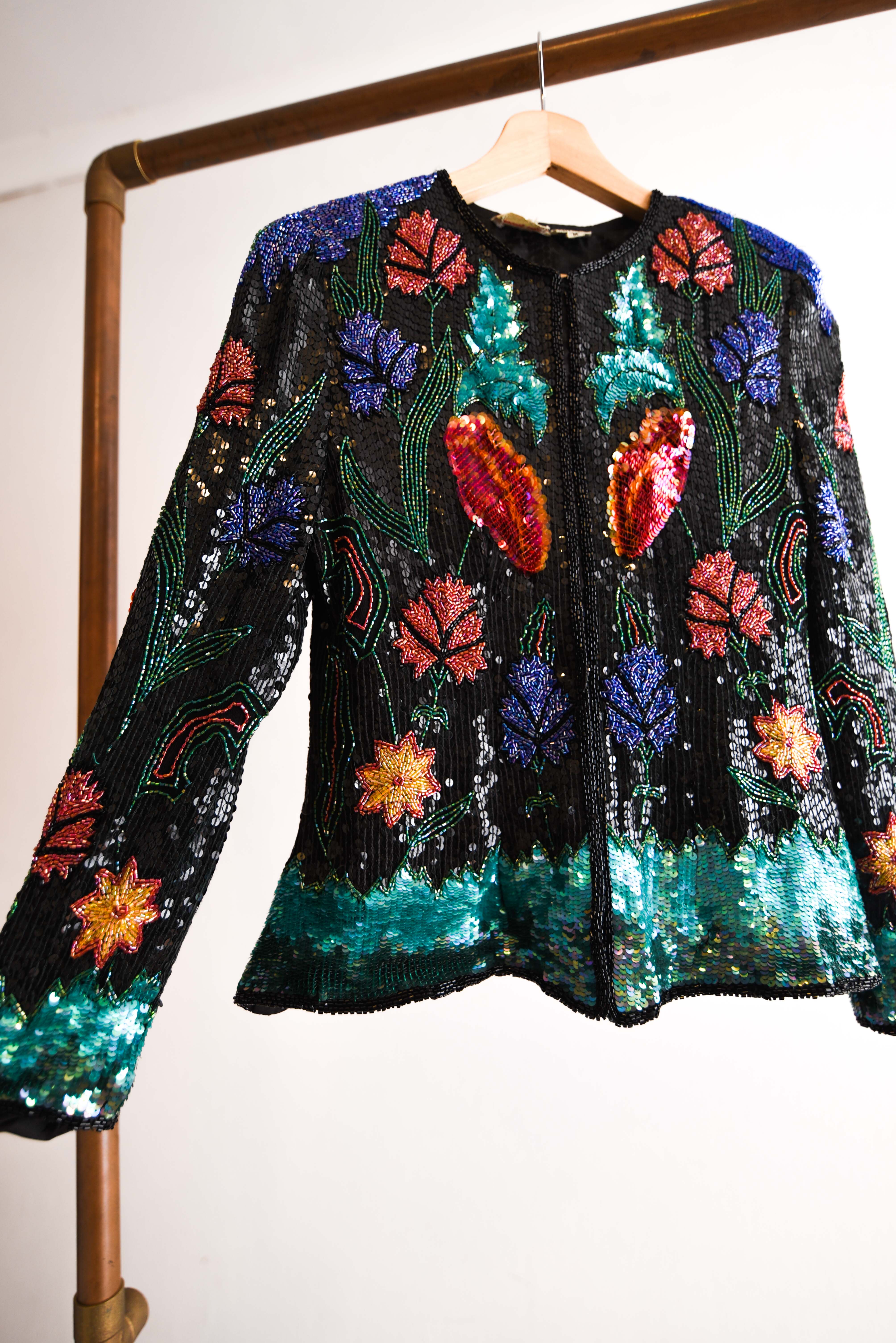 Chaqueta seda bordada vintage