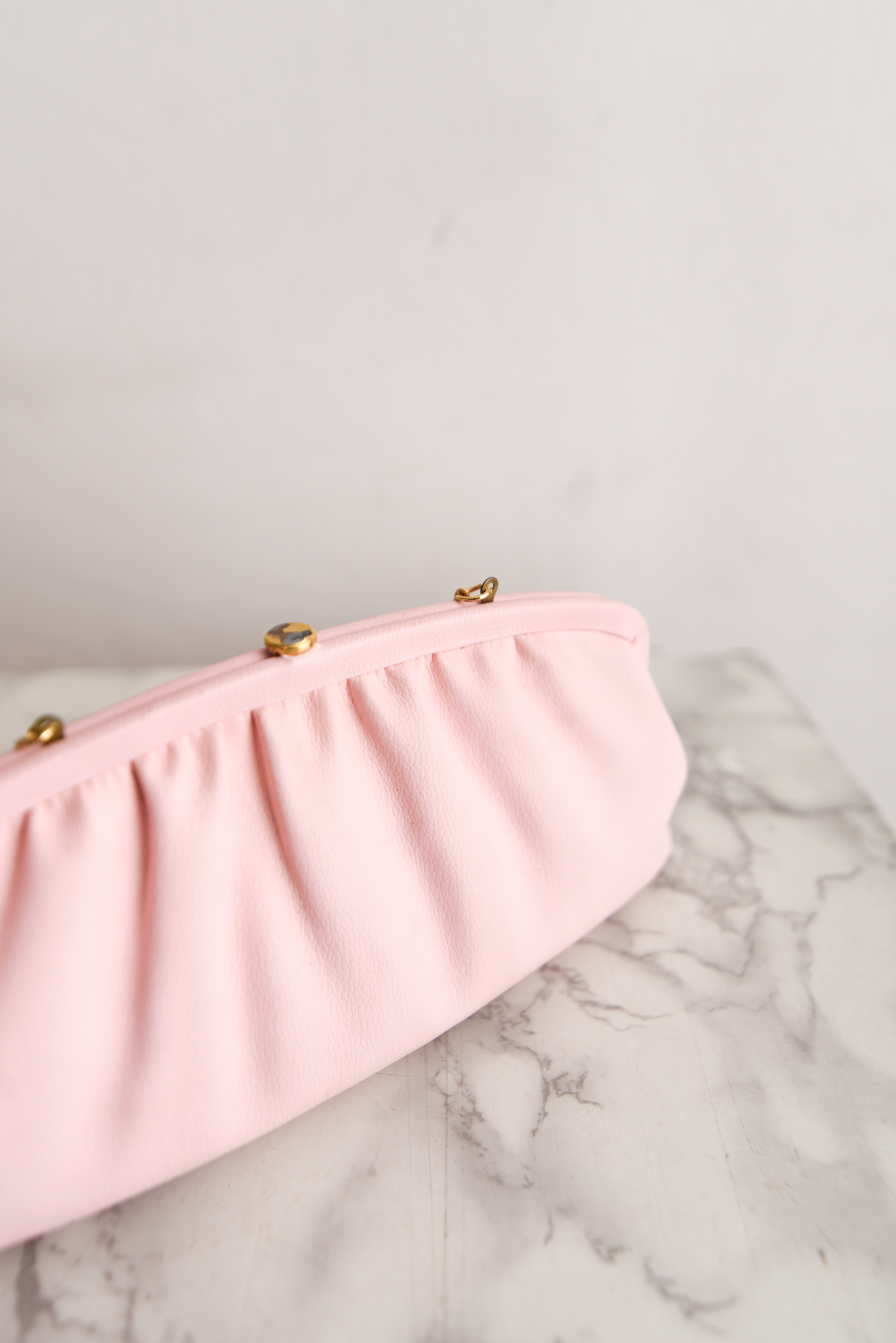 Cartera vintage rosa pastel