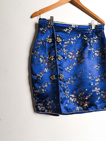 Falda azul oriental