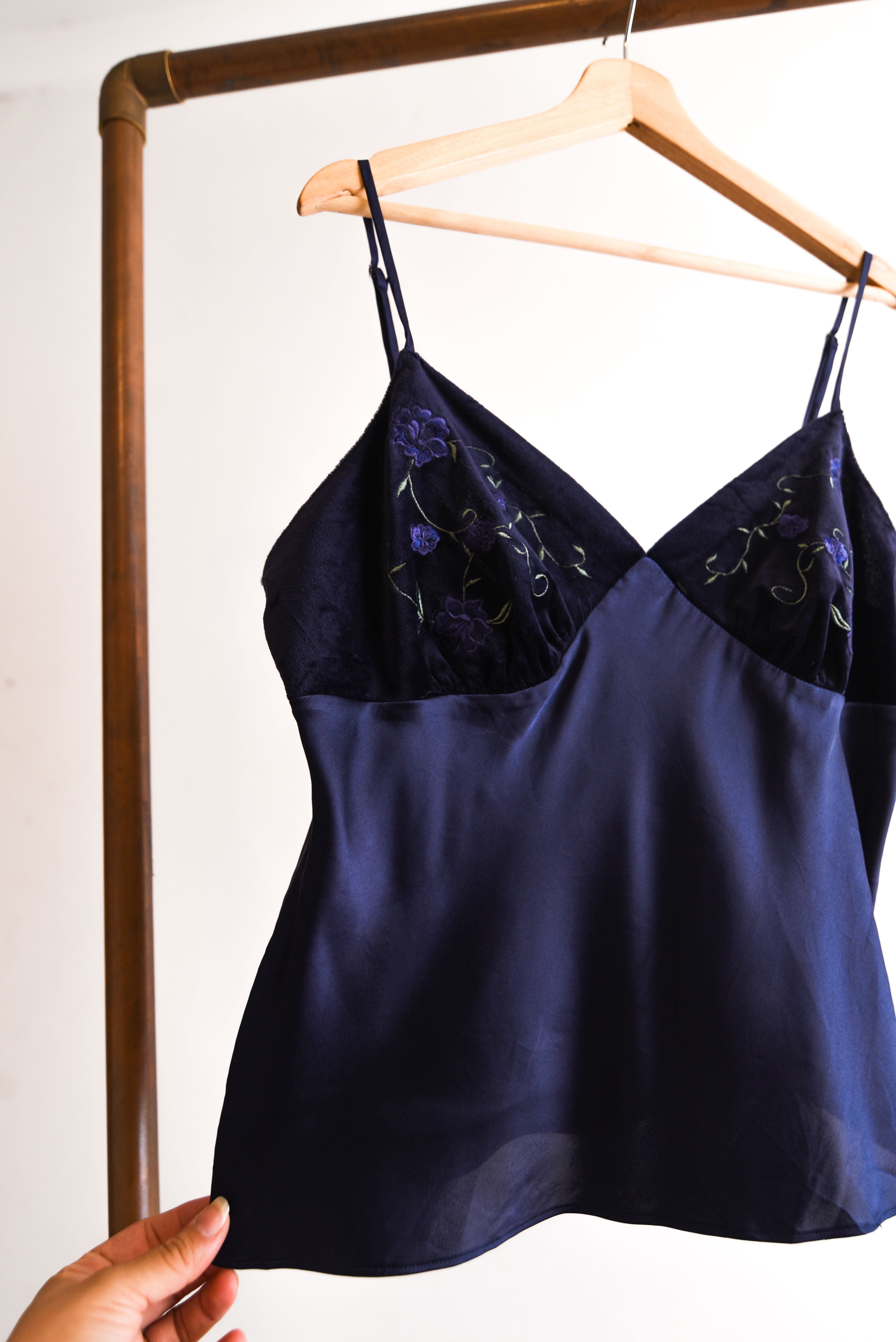 Top lencero azul bordado