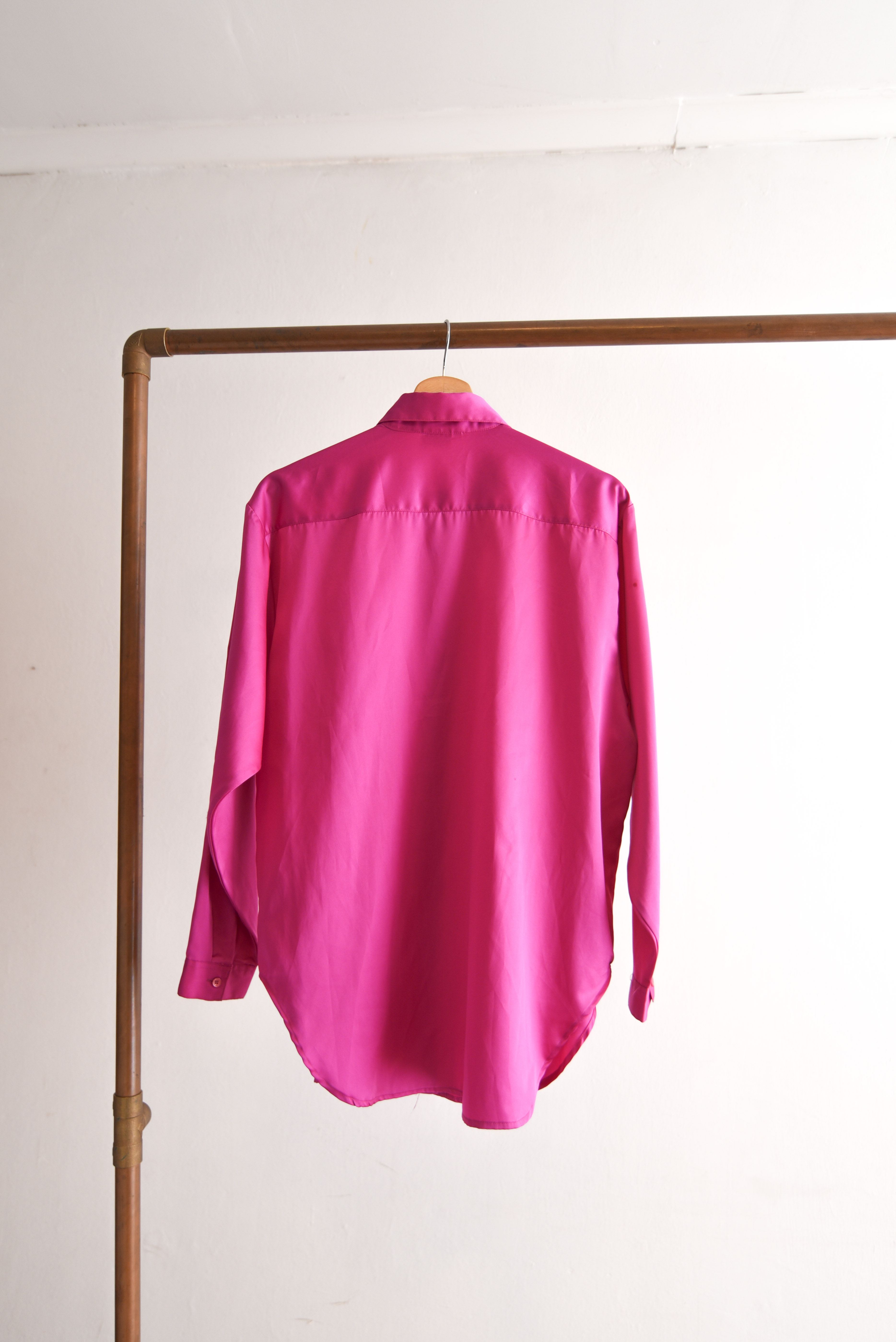 Camisa magenta satín vintage