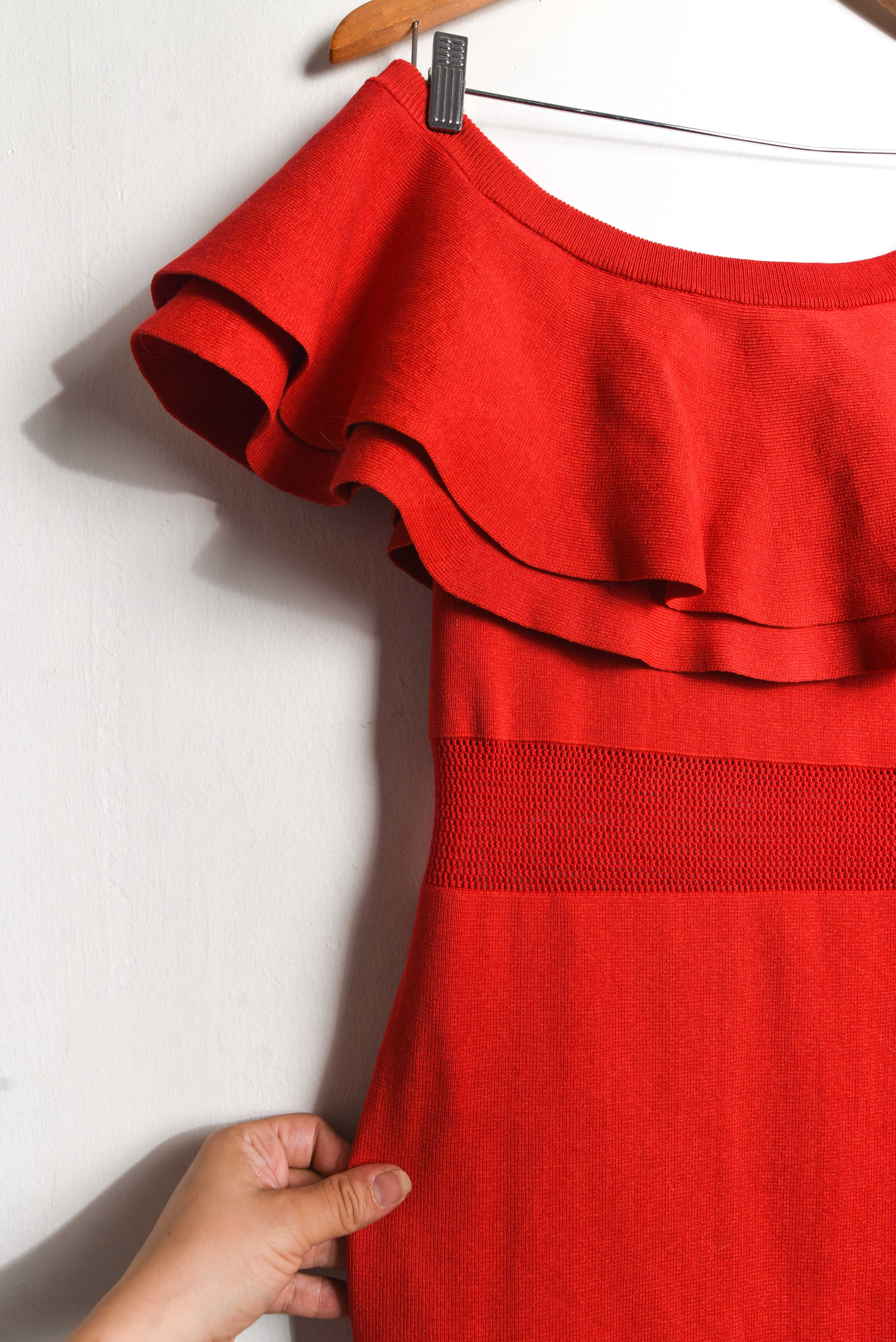 Vestido rojo vuelos y malla