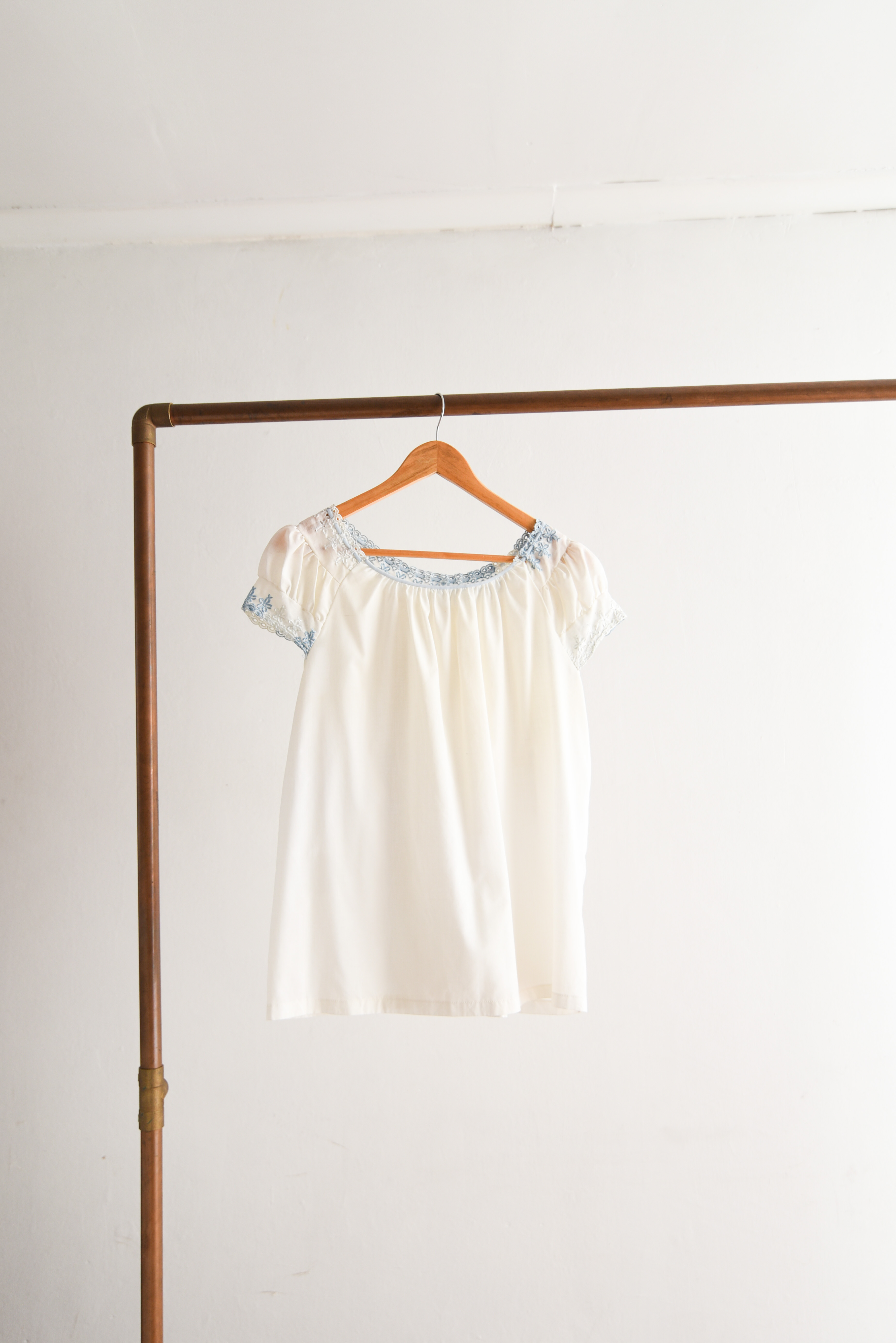 Top lencero 60s bordado