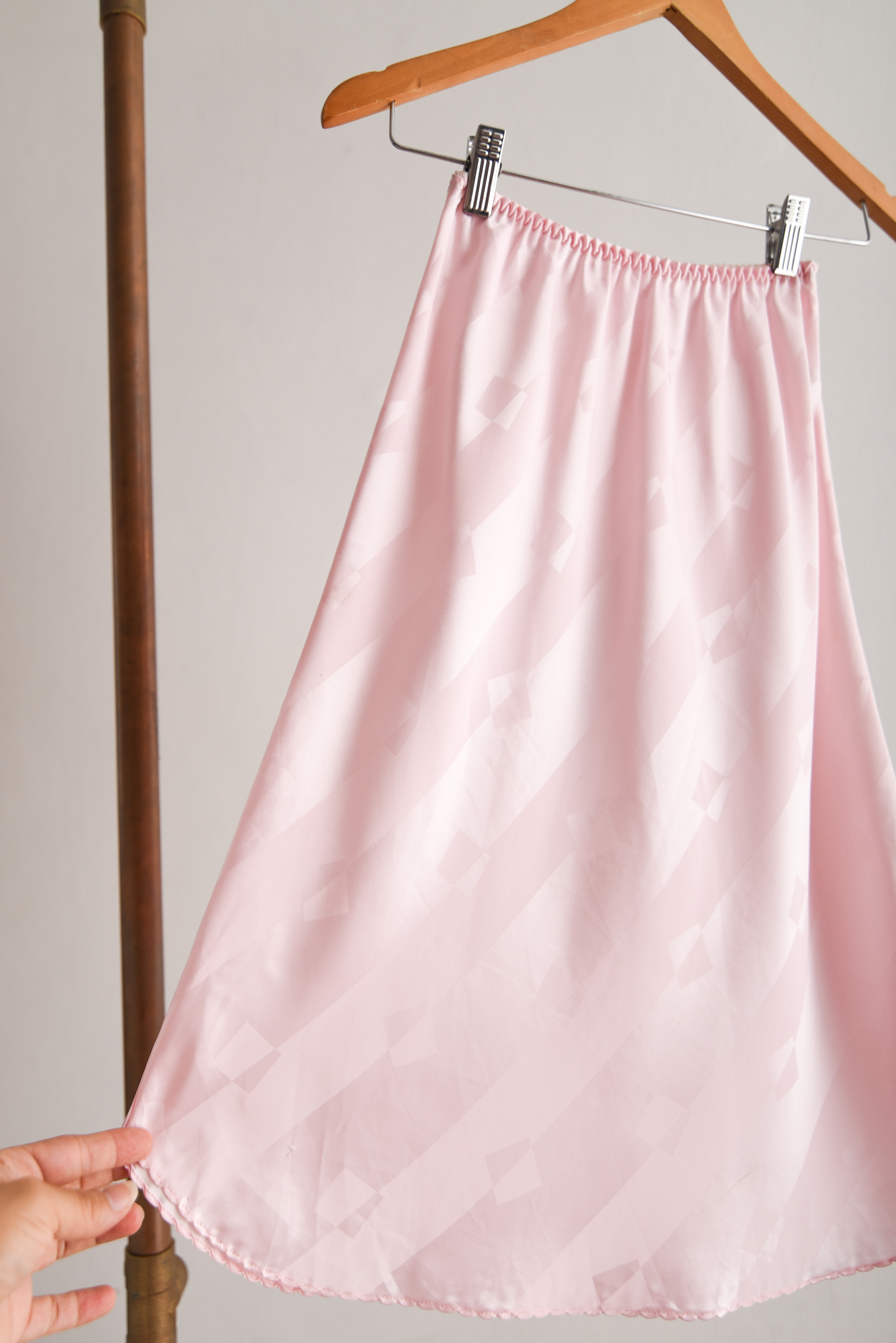 Falda lencera rosa pastel