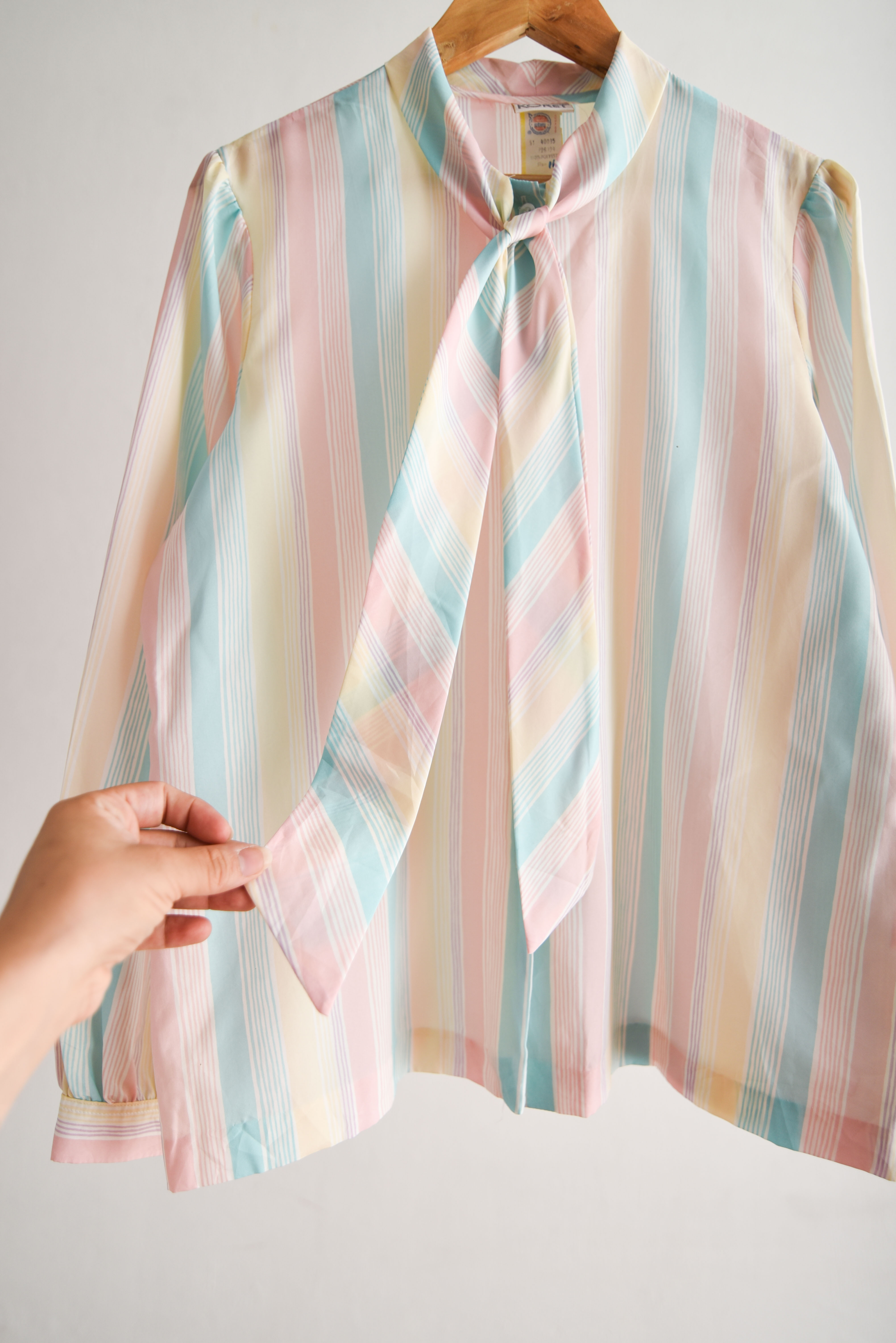 Blusa rayada 80s pastel corbatín
