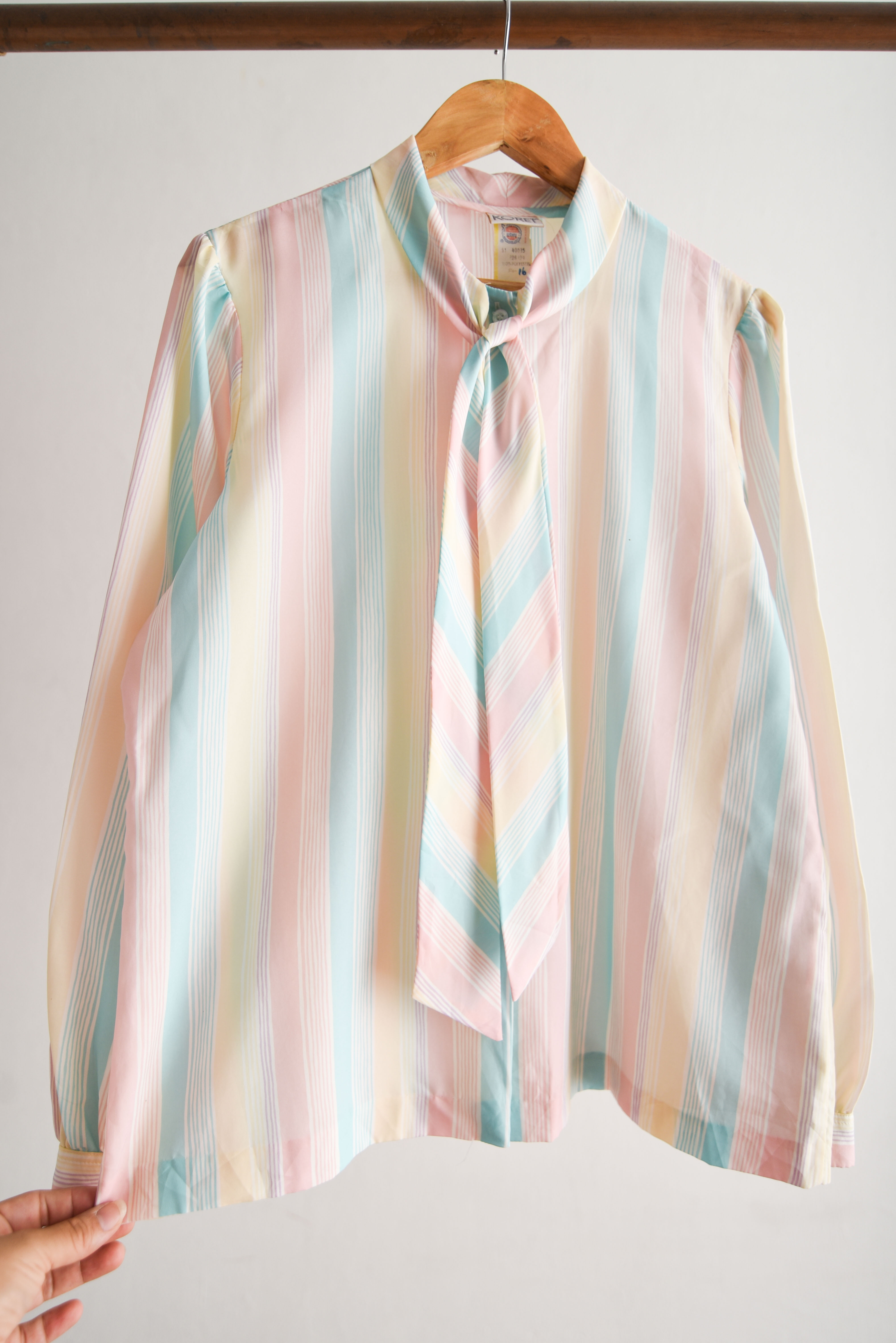 Blusa rayada 80s pastel corbatín
