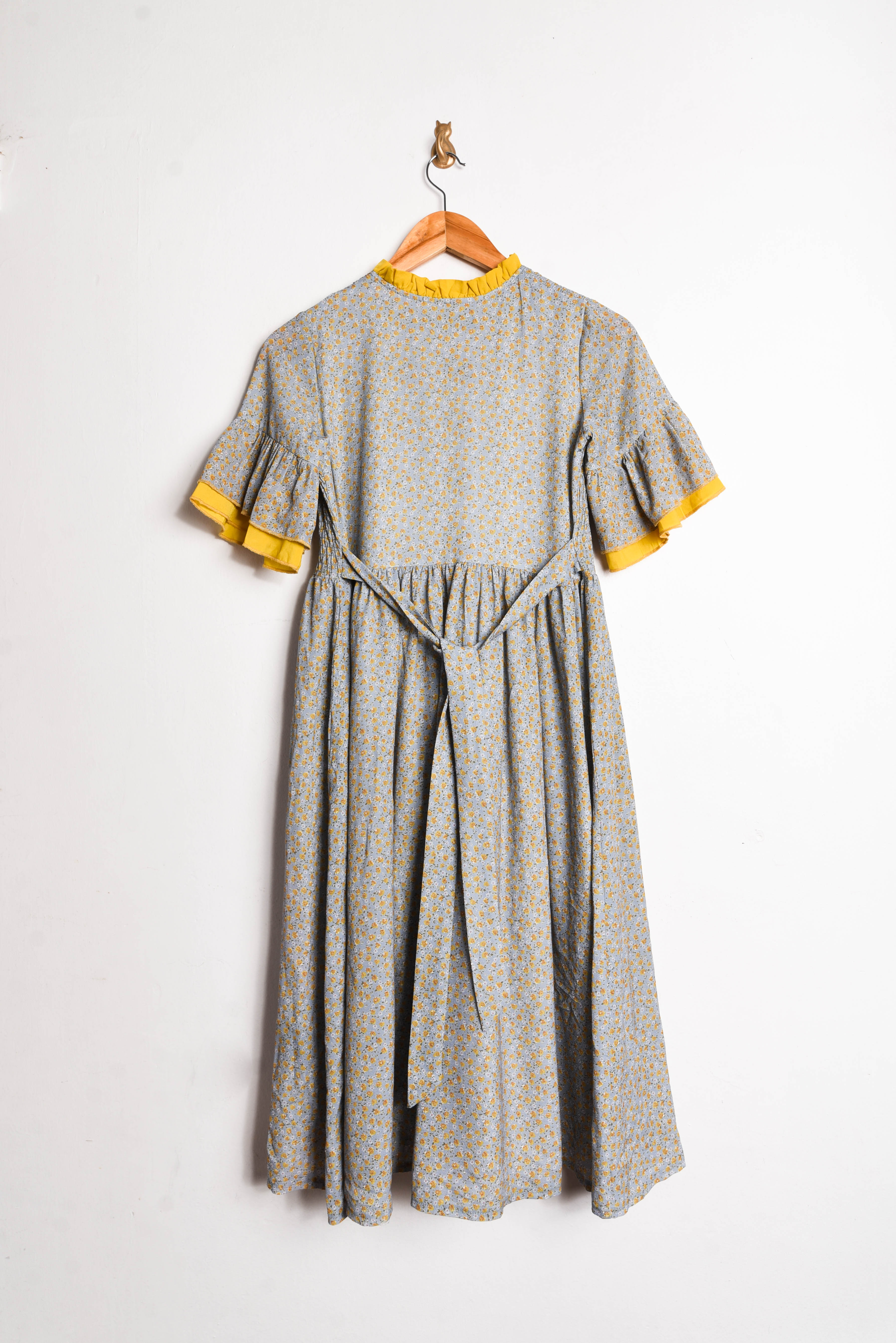 Vestido celeste floral vuelos