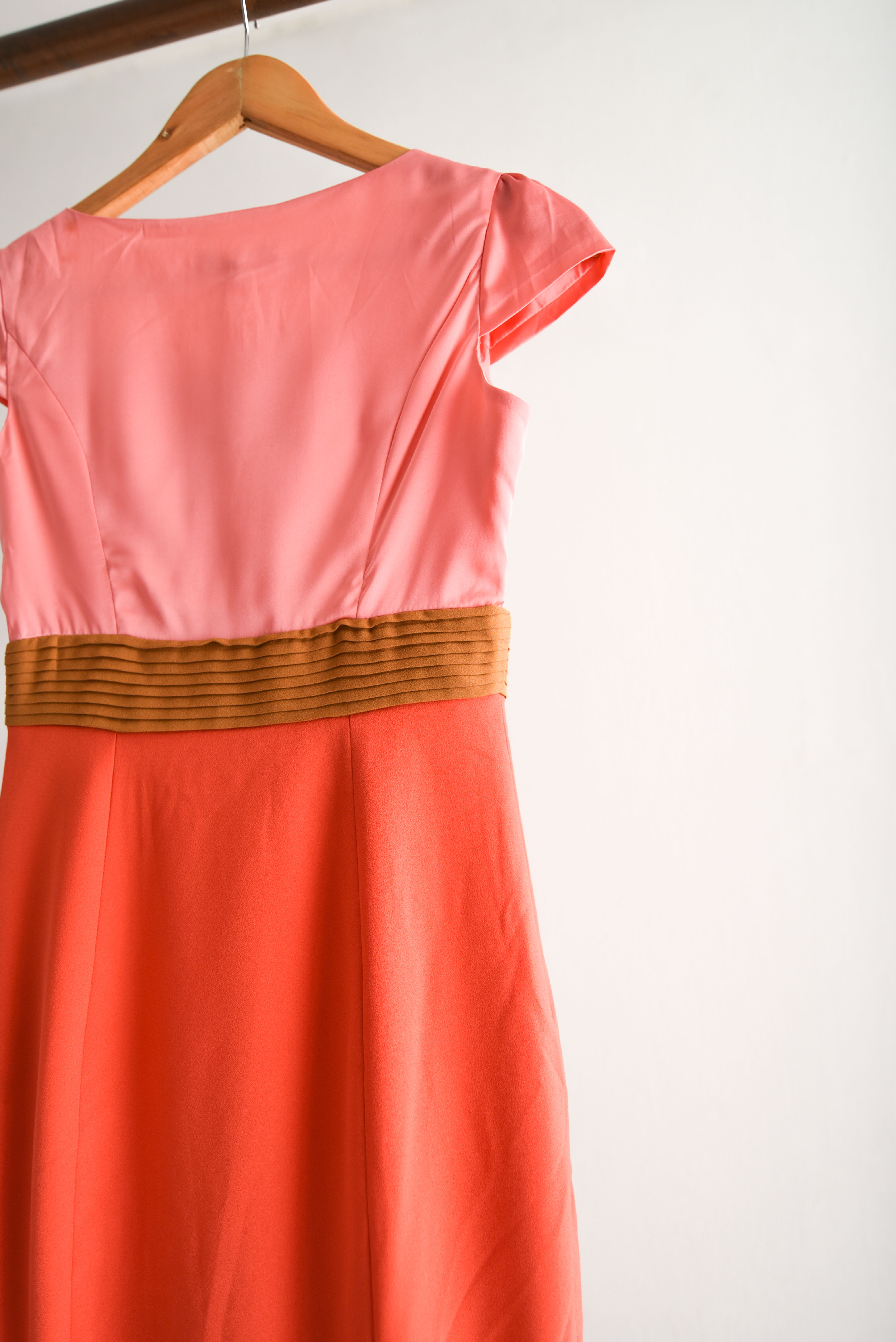 Vestido coral satín ribbon