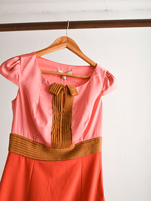 Vestido coral satín ribbon