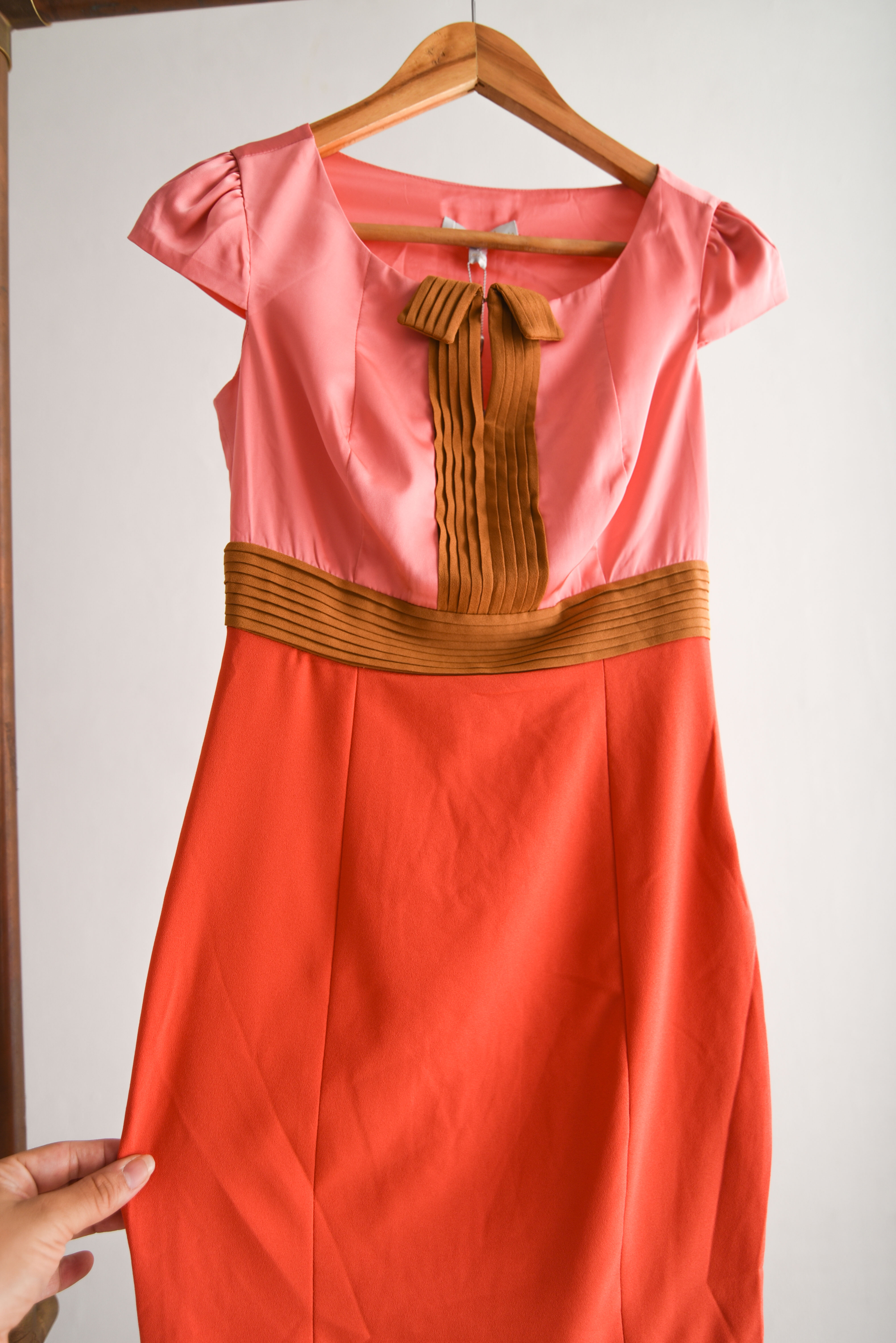 Vestido coral satín ribbon