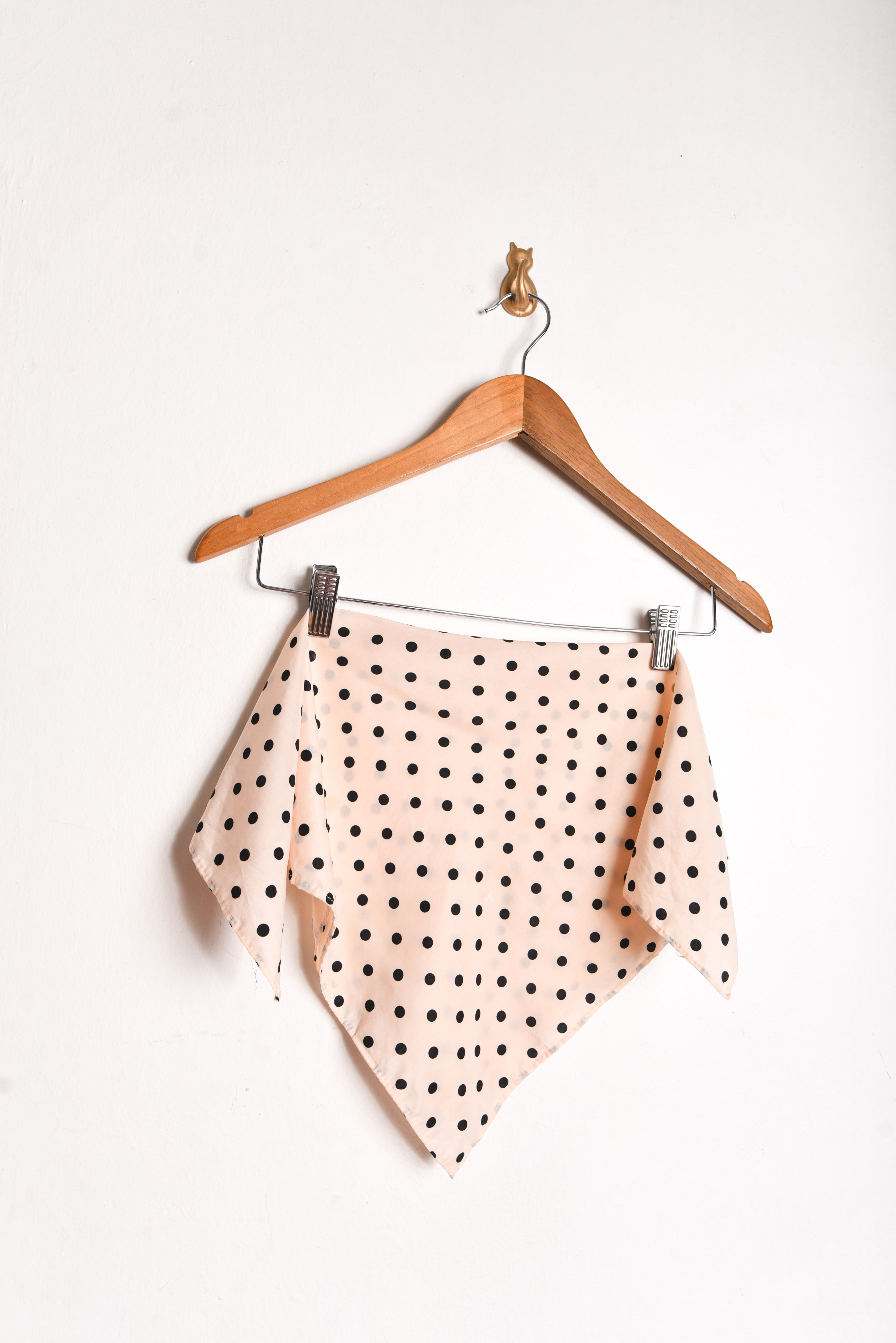 Pañuelo rosa pastel lunares