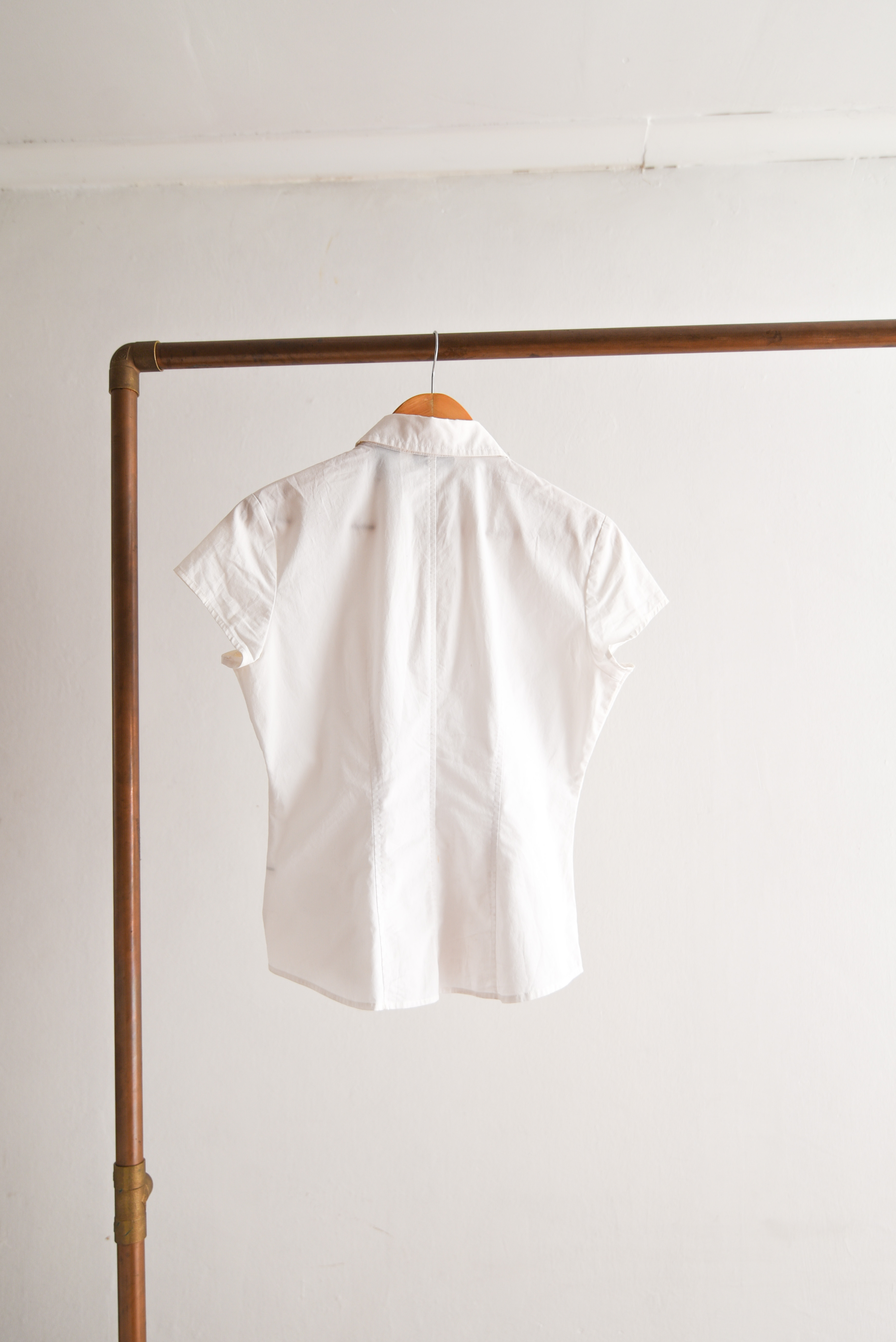 Blusa blanca blonda satín