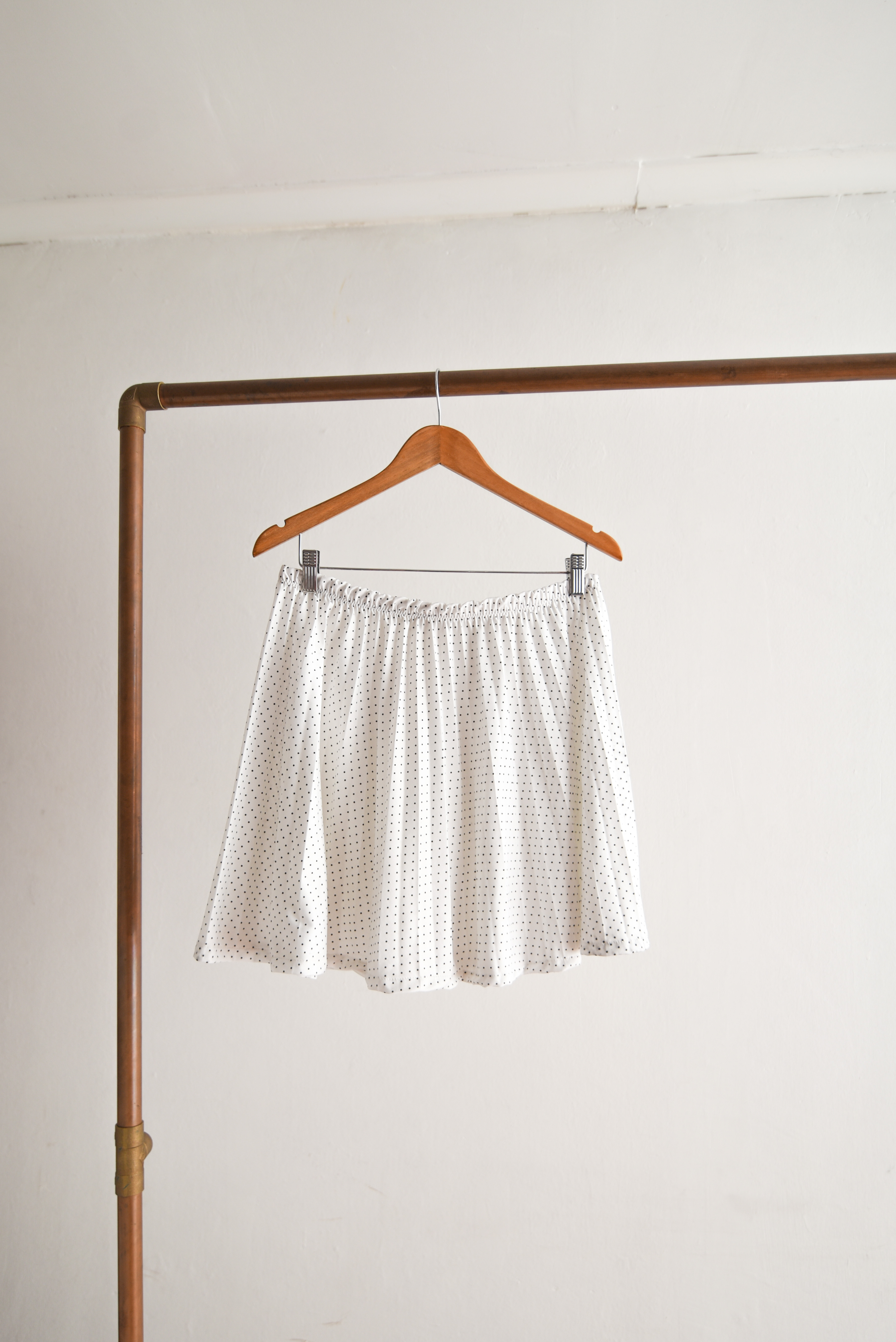 Falda blanca dots y tablas