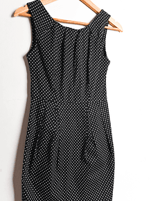 Vestido negro lunares