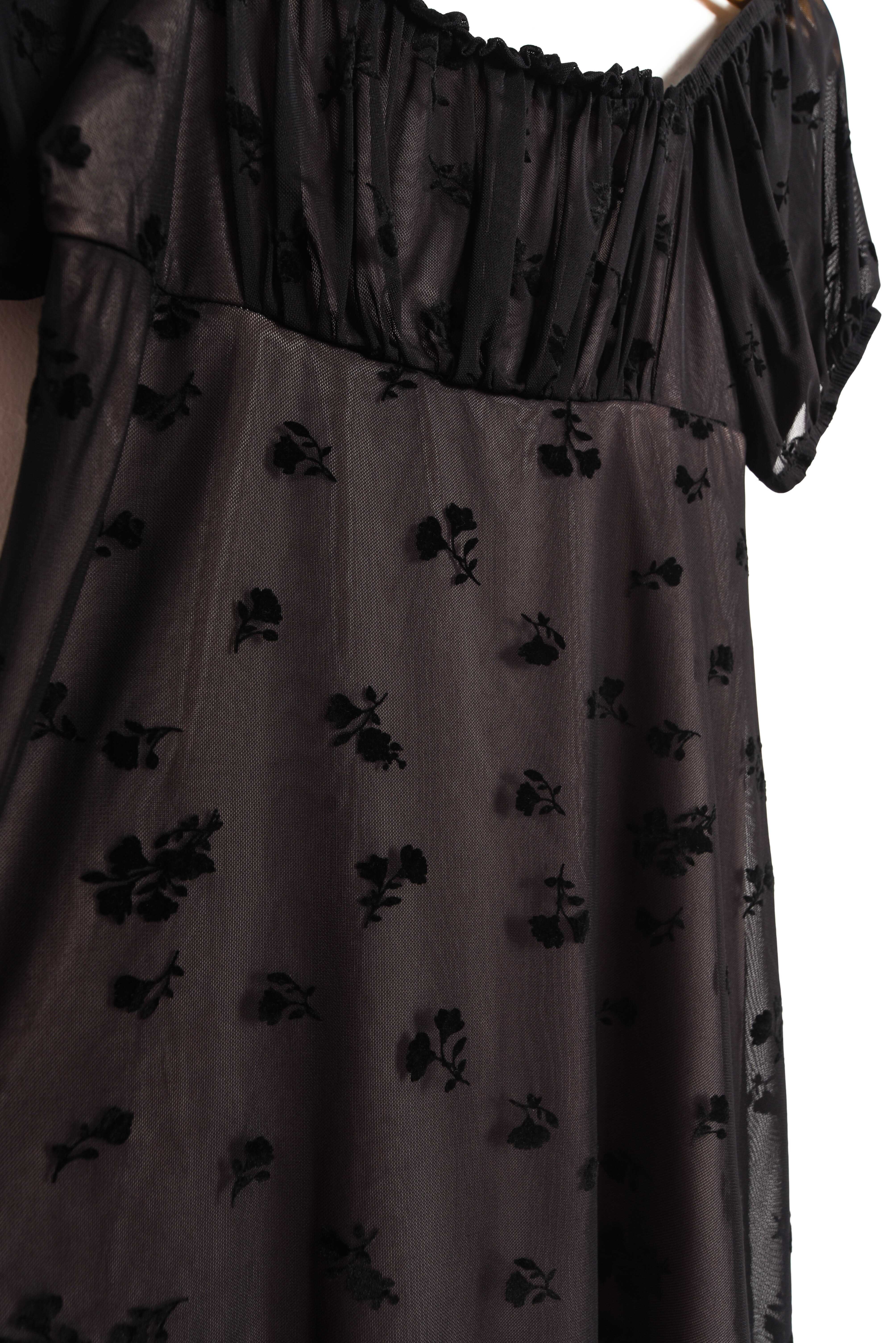 Vestido negro flores velvet 