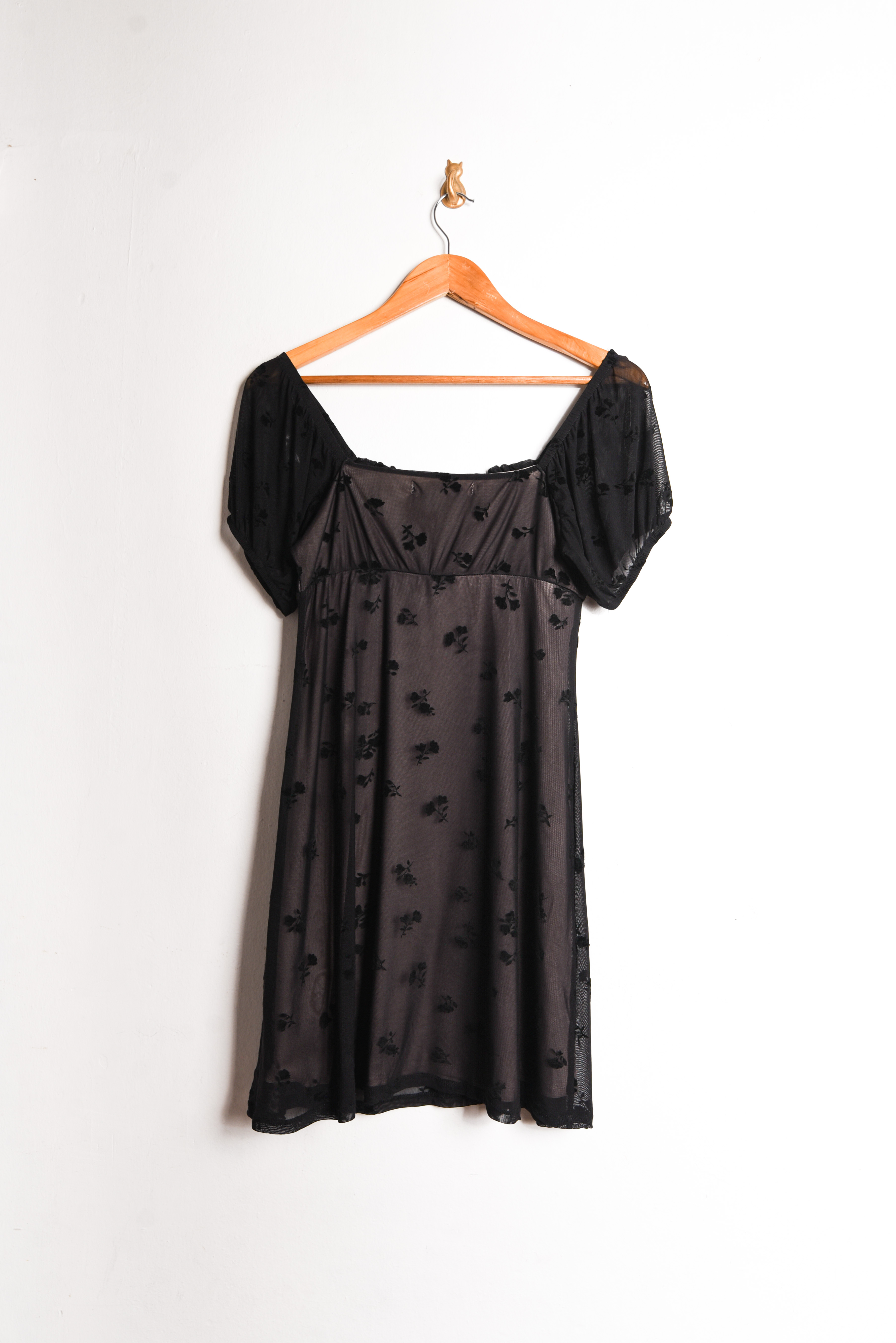 Vestido negro flores velvet 