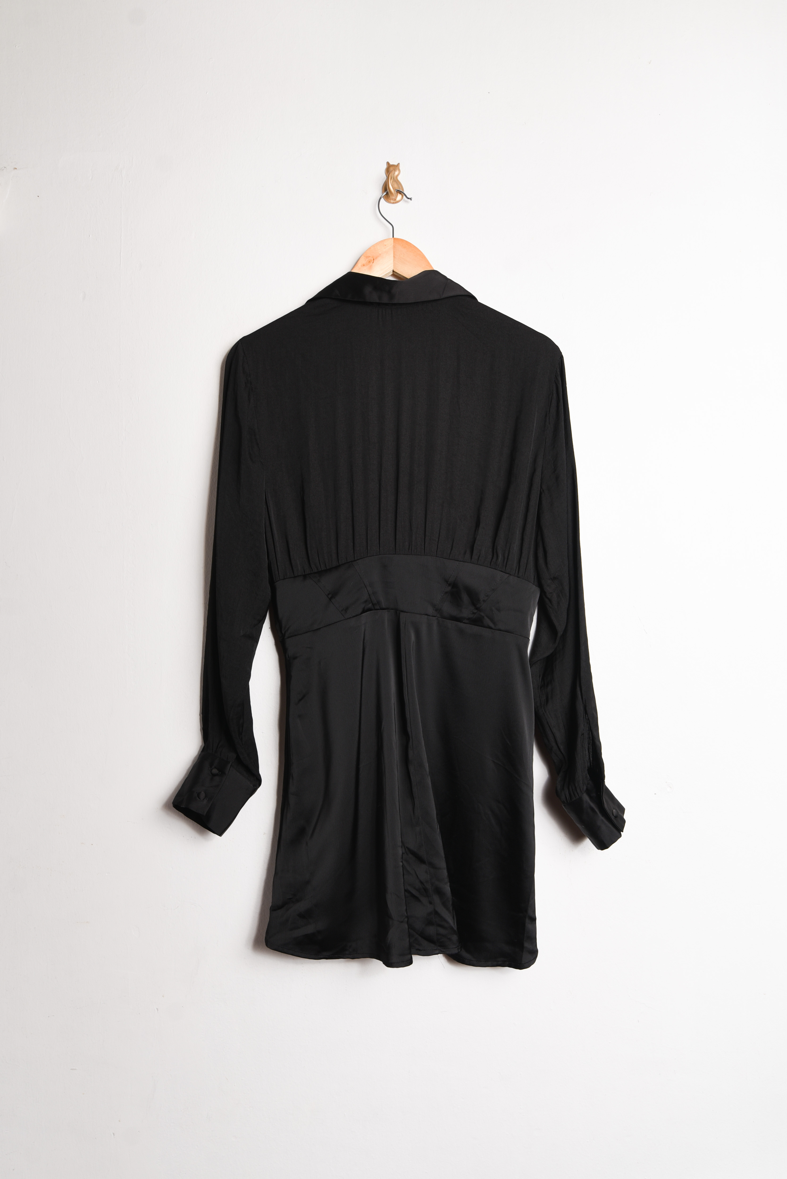 Vestido negro satín