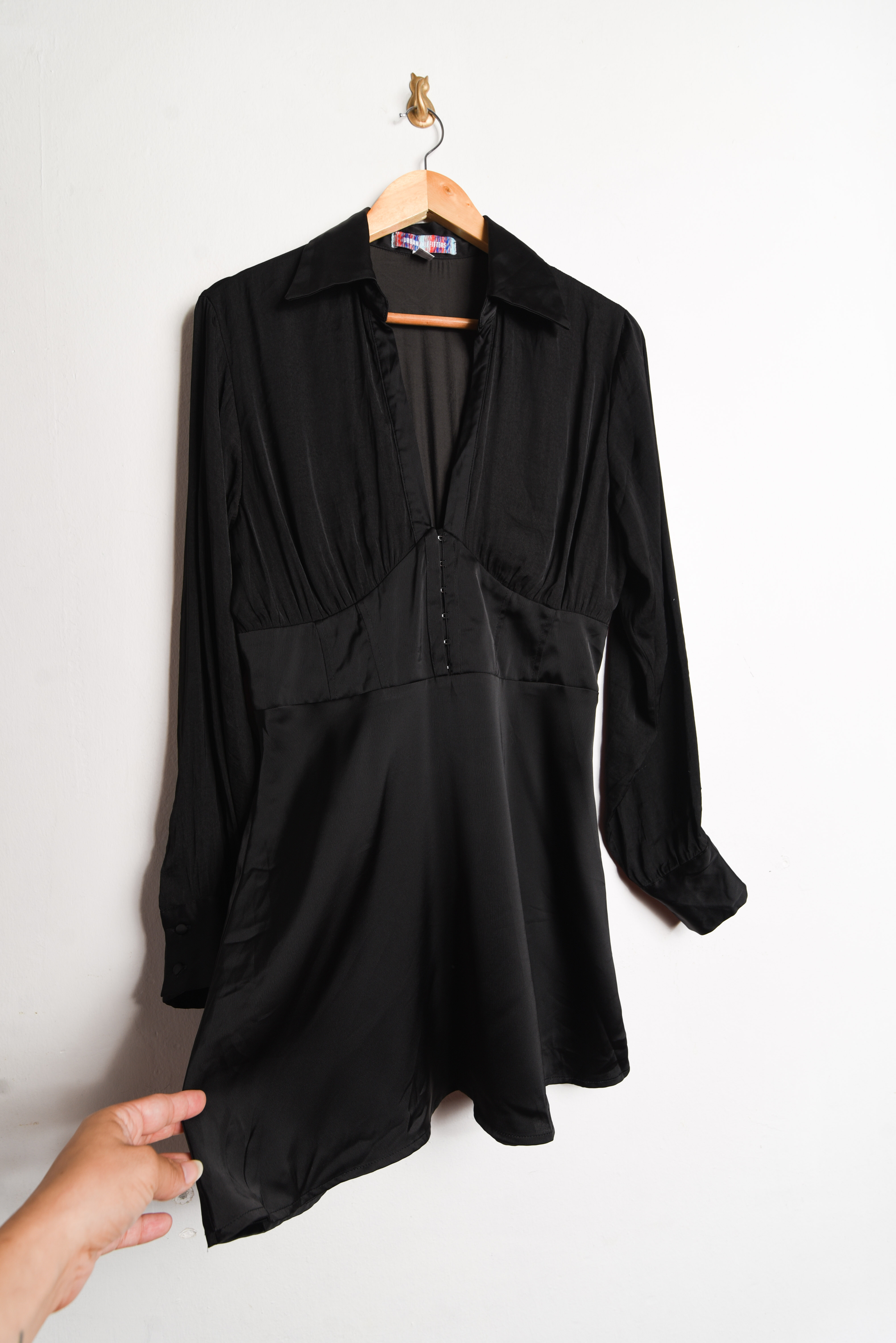 Vestido negro satín