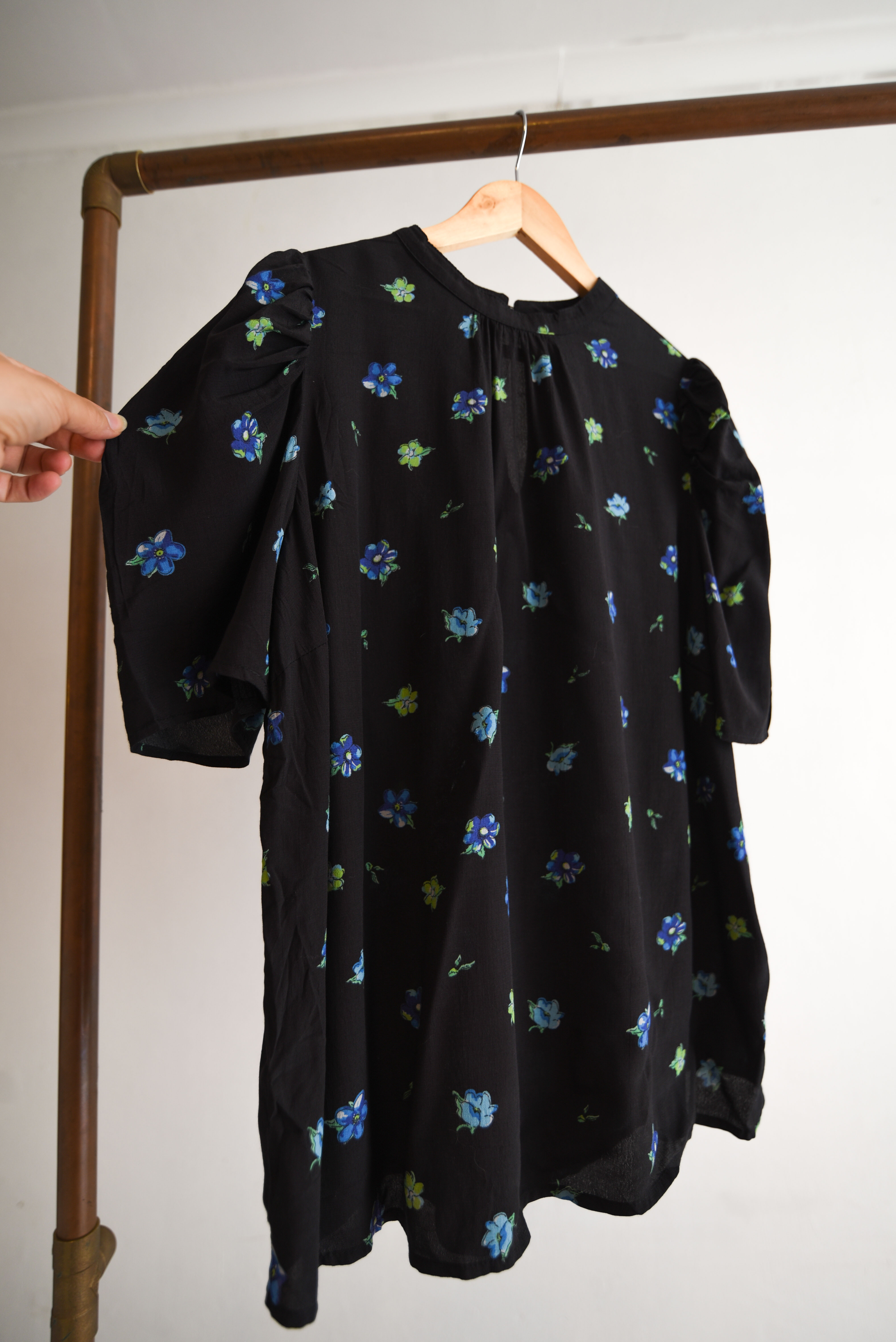 Blusa negra floral princess