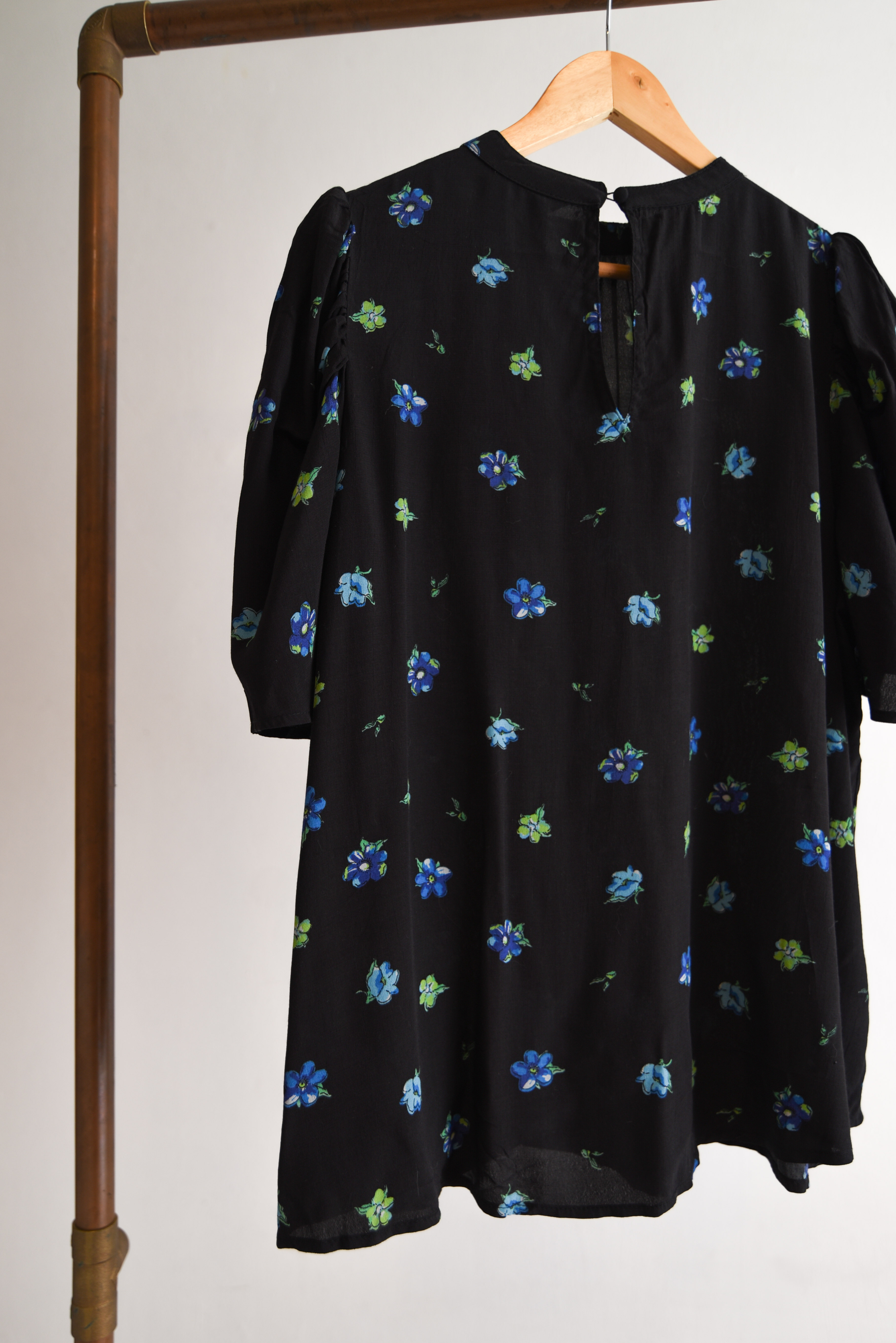 Blusa negra floral princess