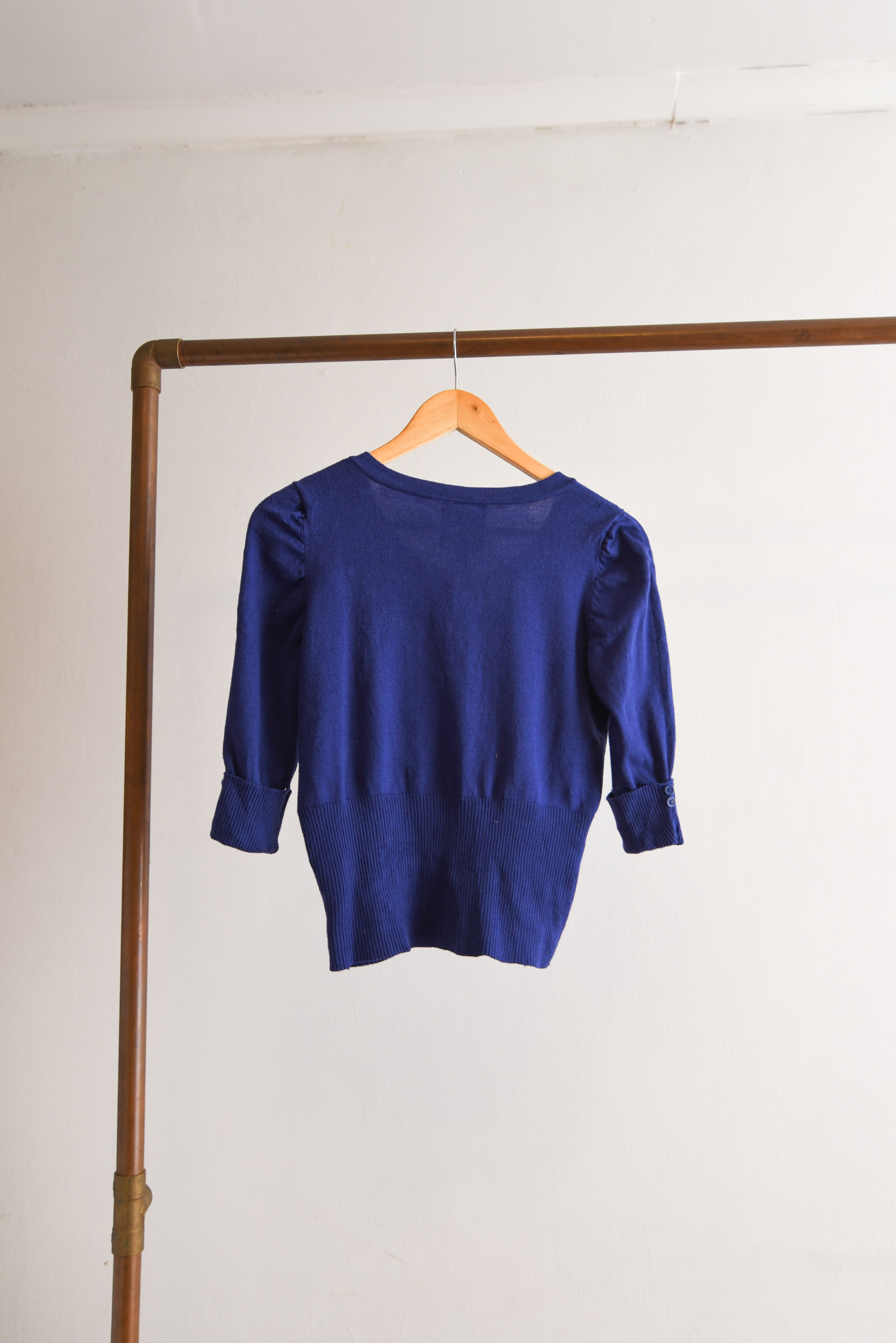 Top cardigan azul klein