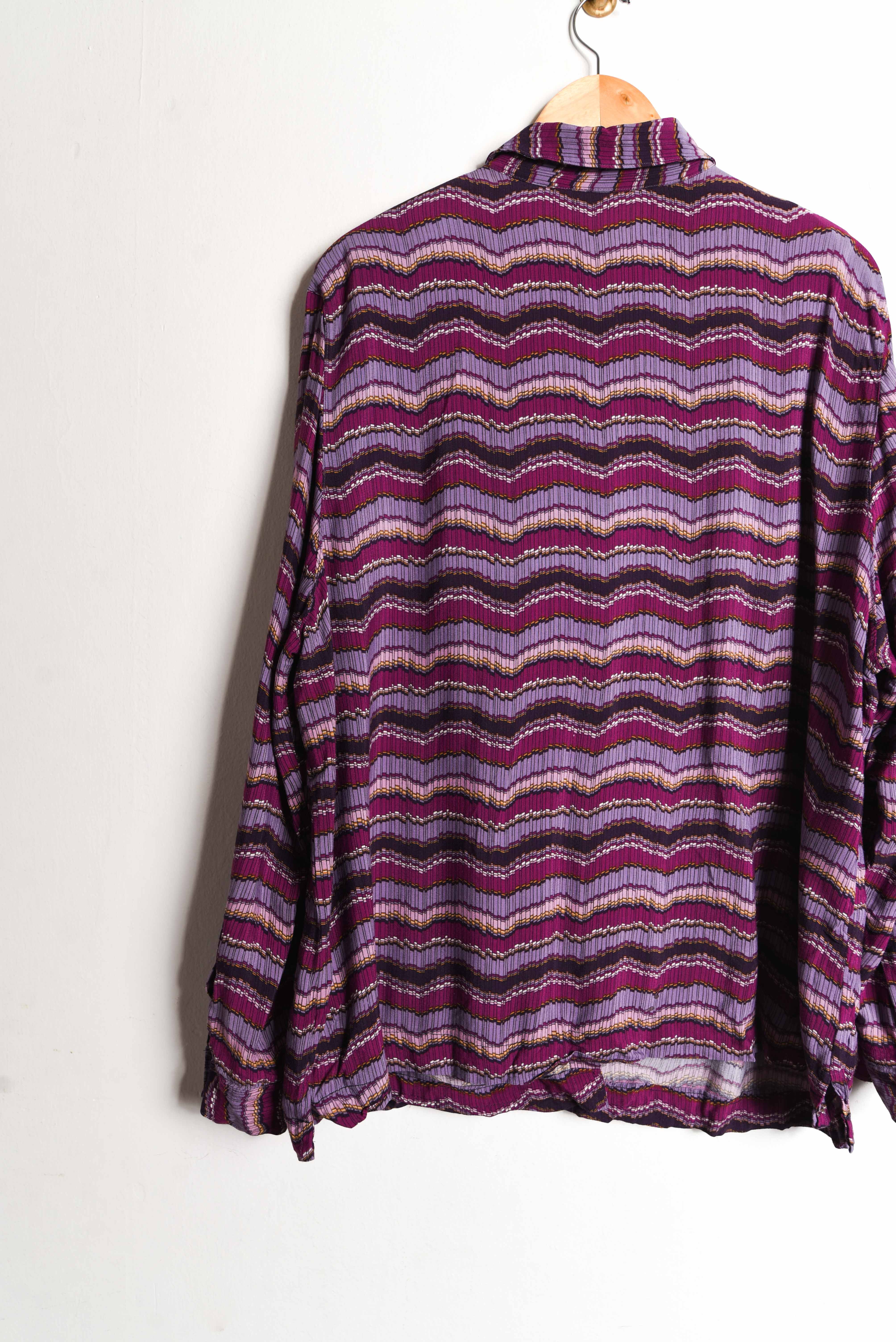 Camisa morada franjas