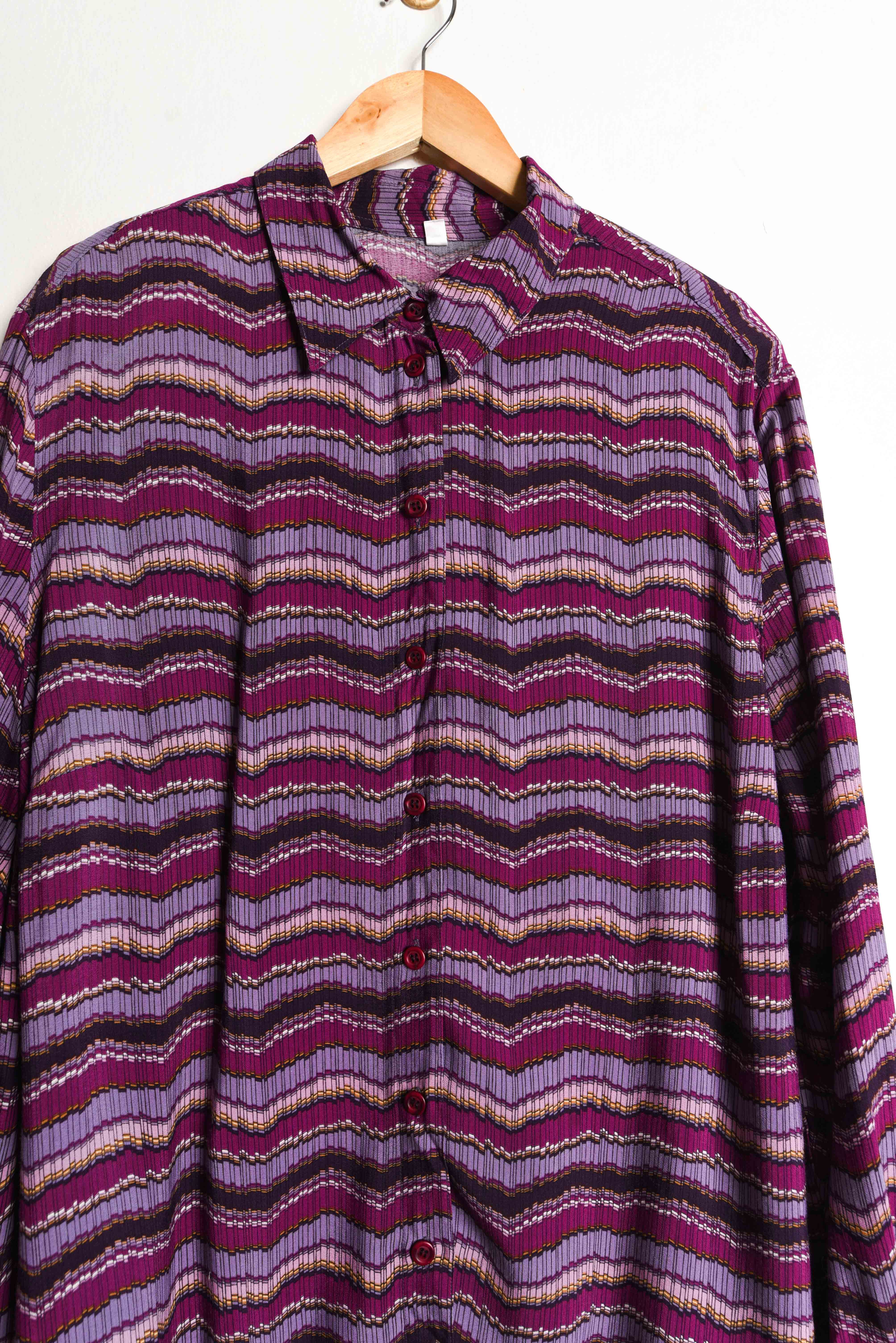 Camisa morada franjas