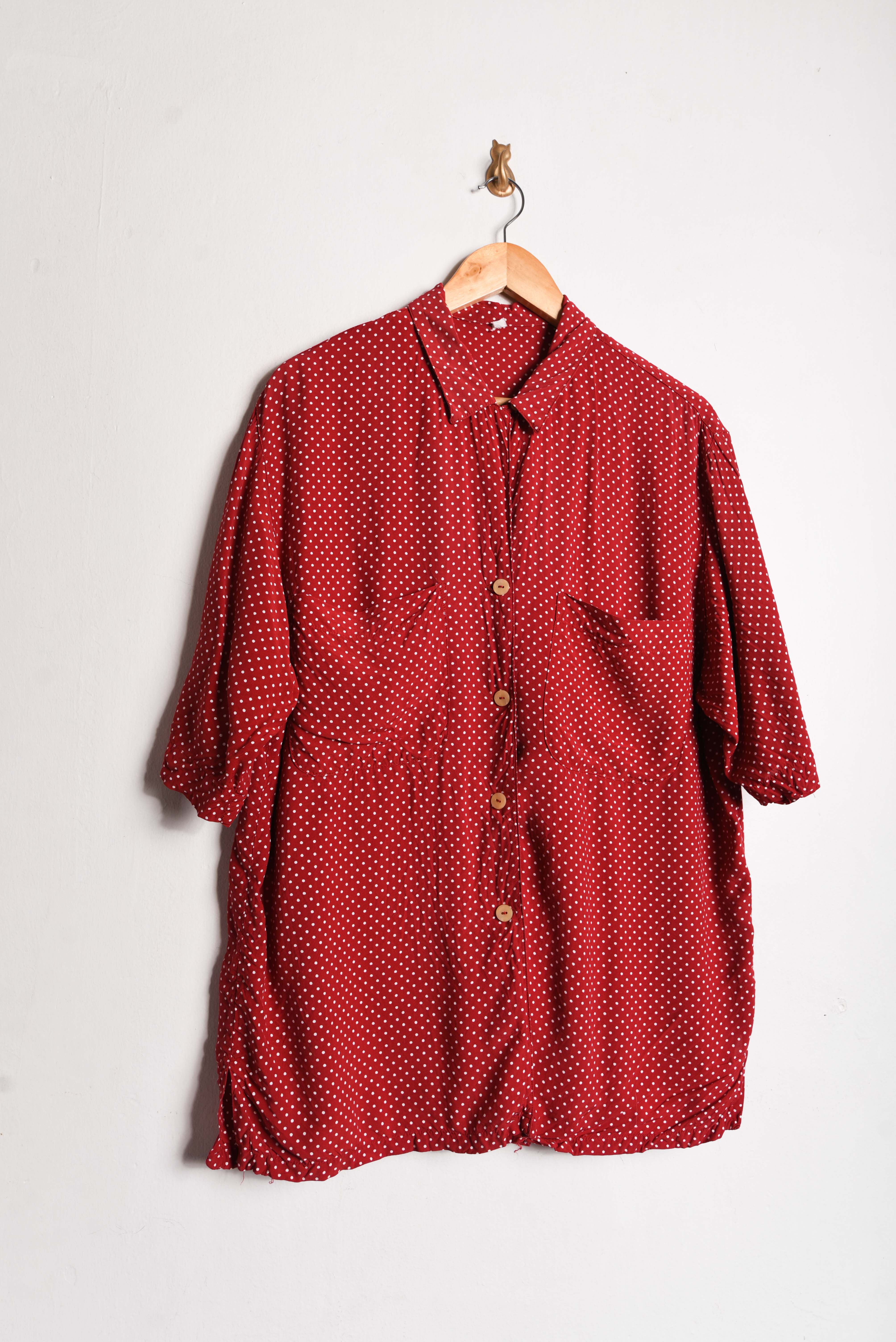 Camisa roja polka dots