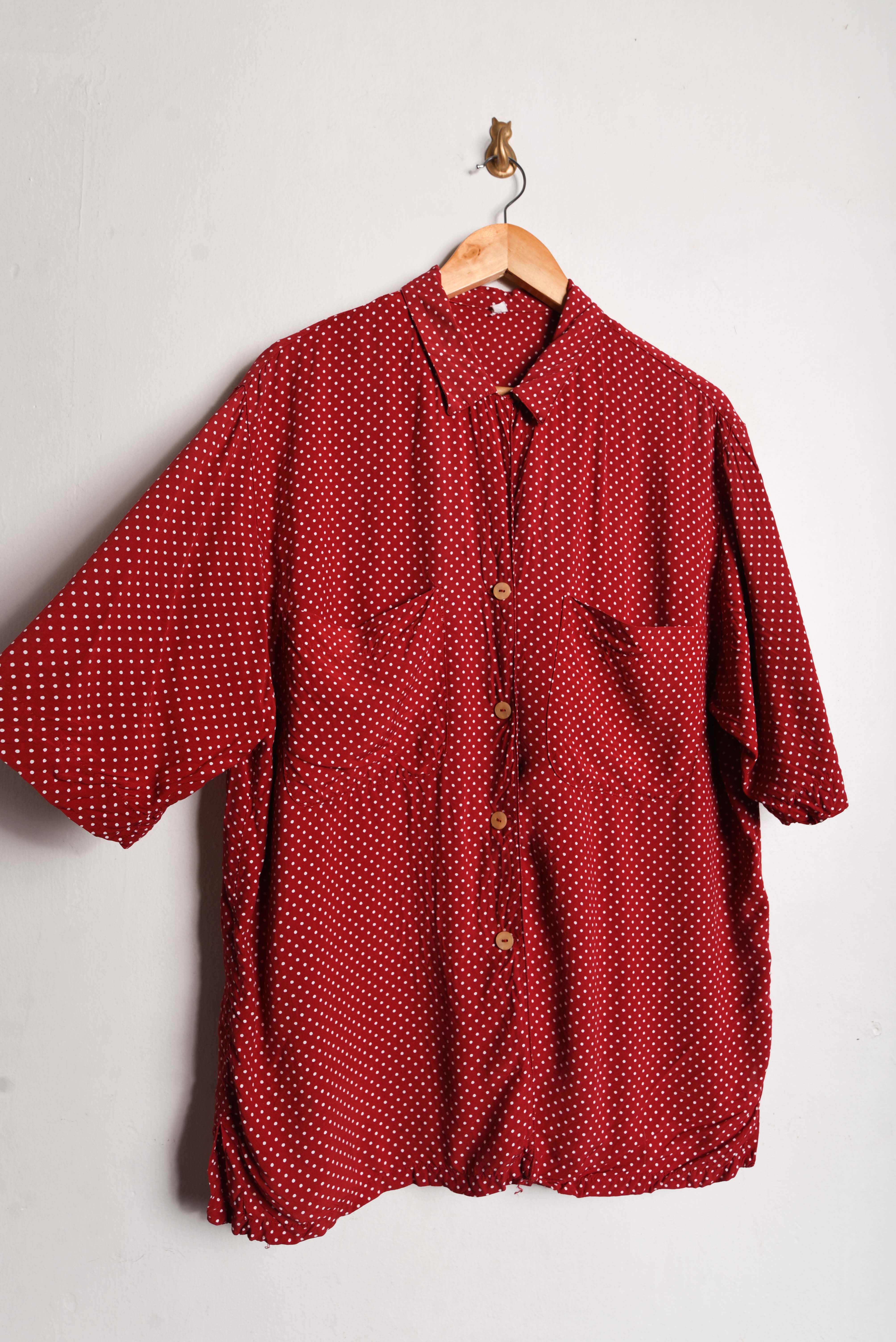 Camisa roja polka dots