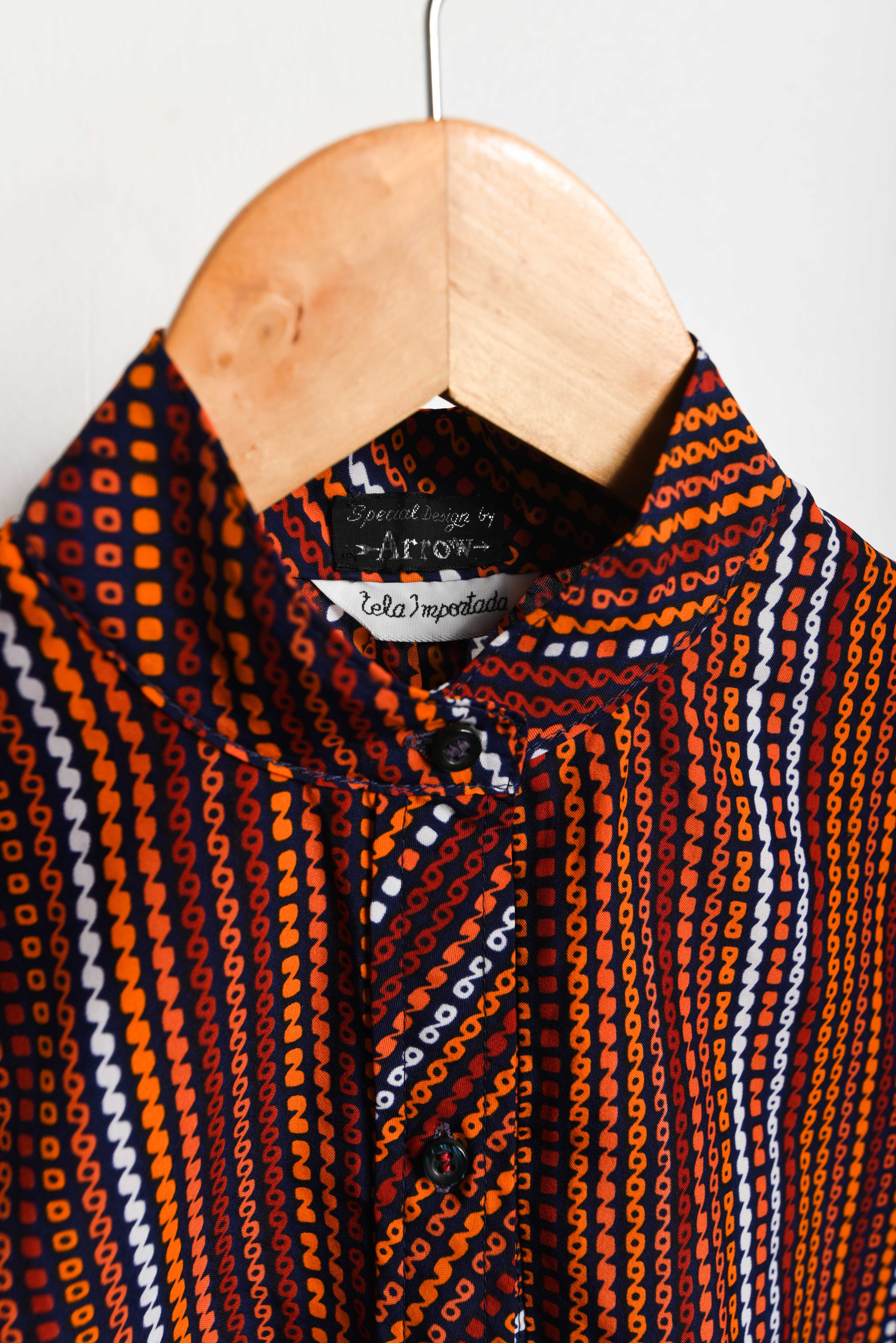 Blusa 70s figuras geométricas