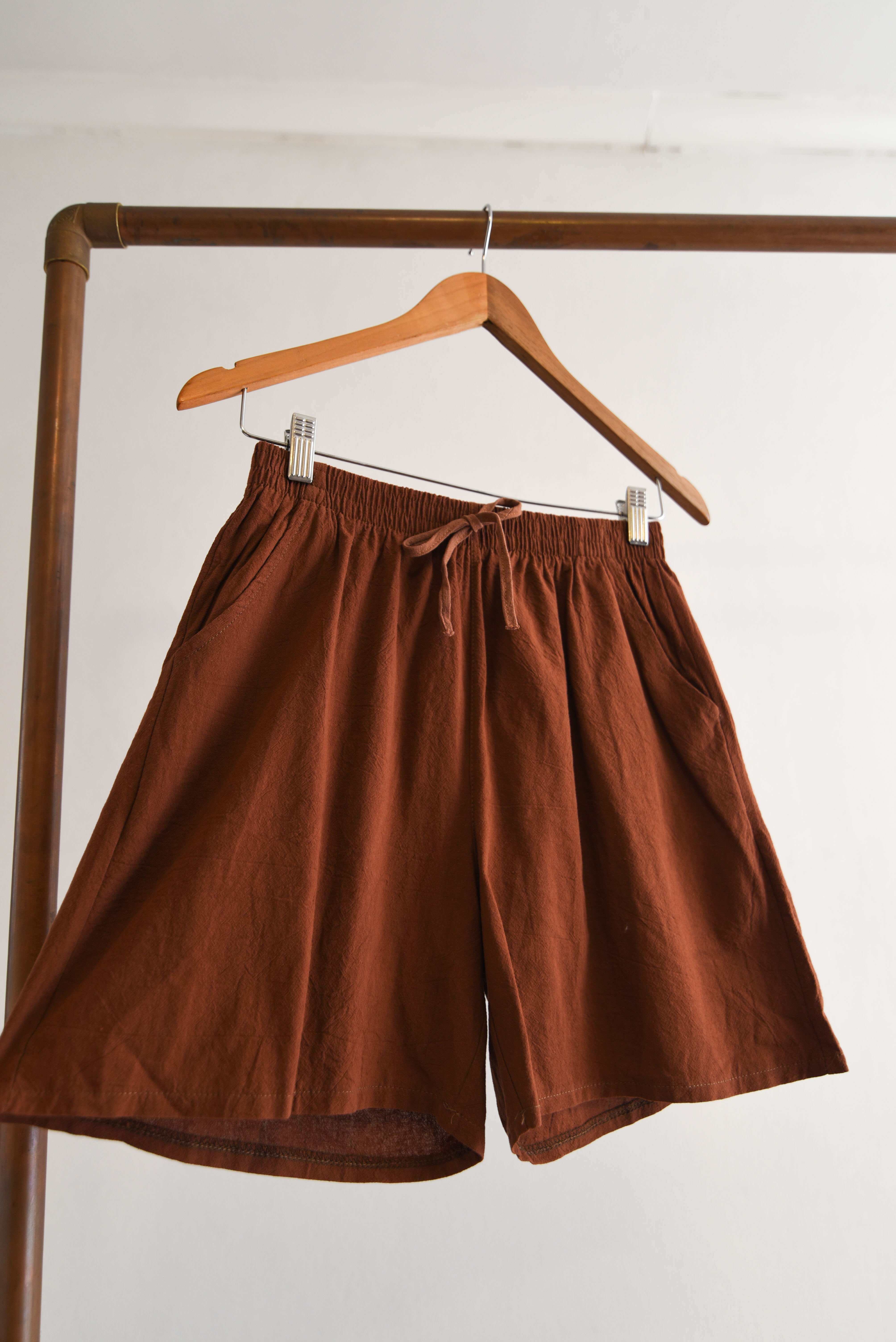 Short café tiro alto