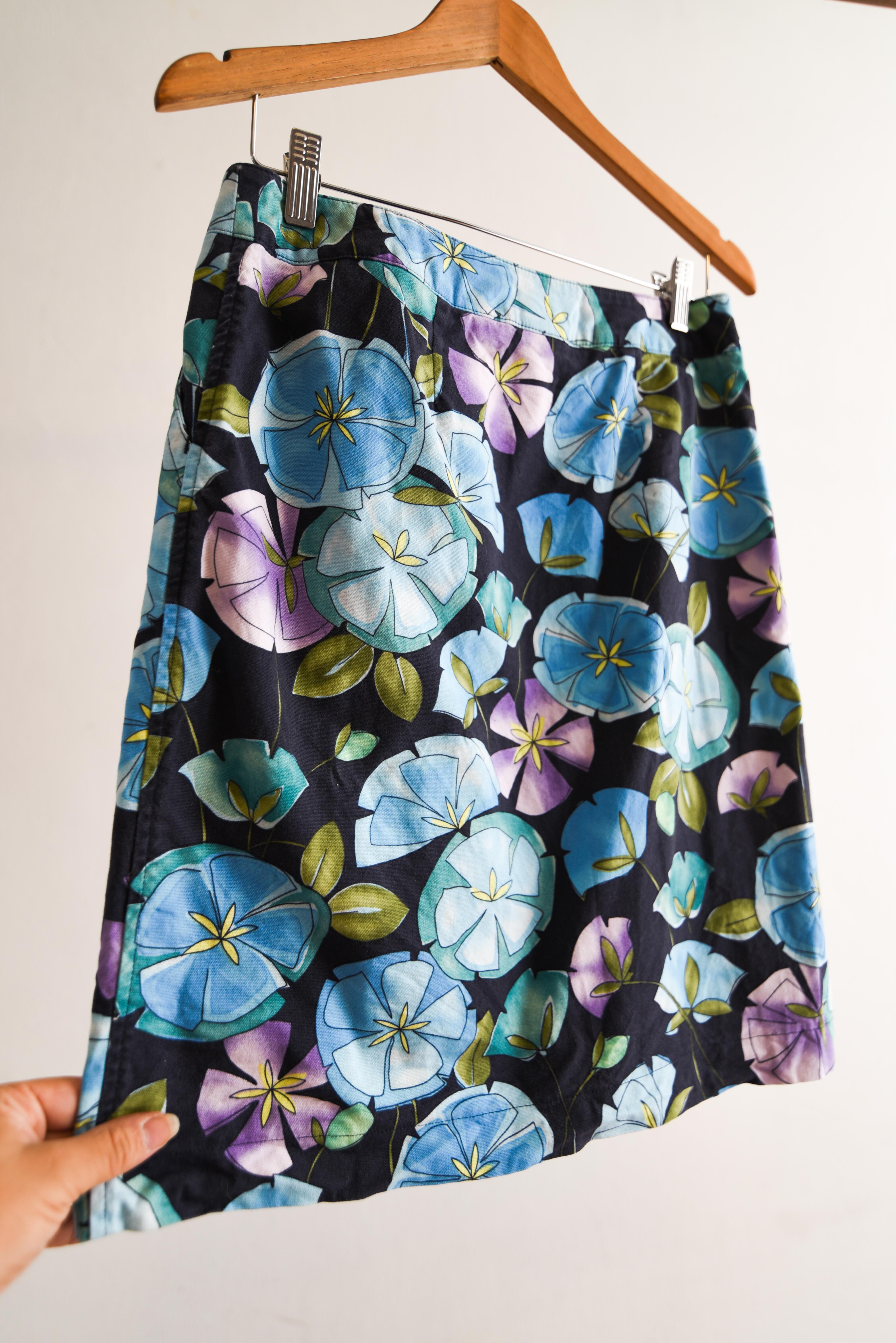 Falda azul floral 