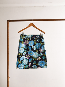 Falda azul floral 