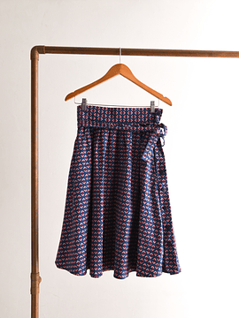 Falda midi azulina figuras