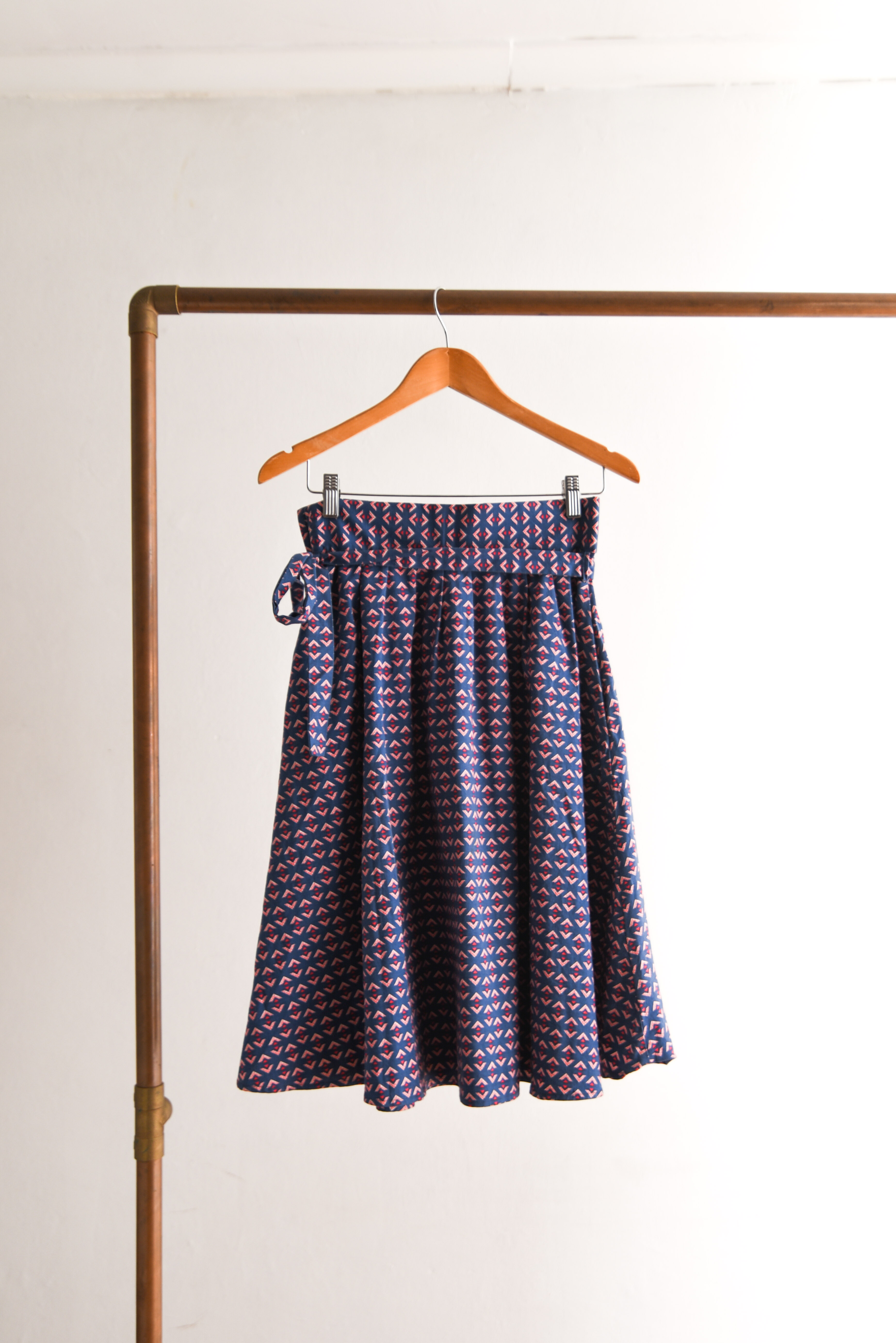 Falda midi azulina figuras