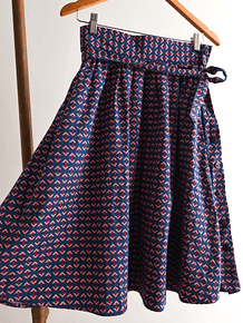 Falda midi azulina figuras