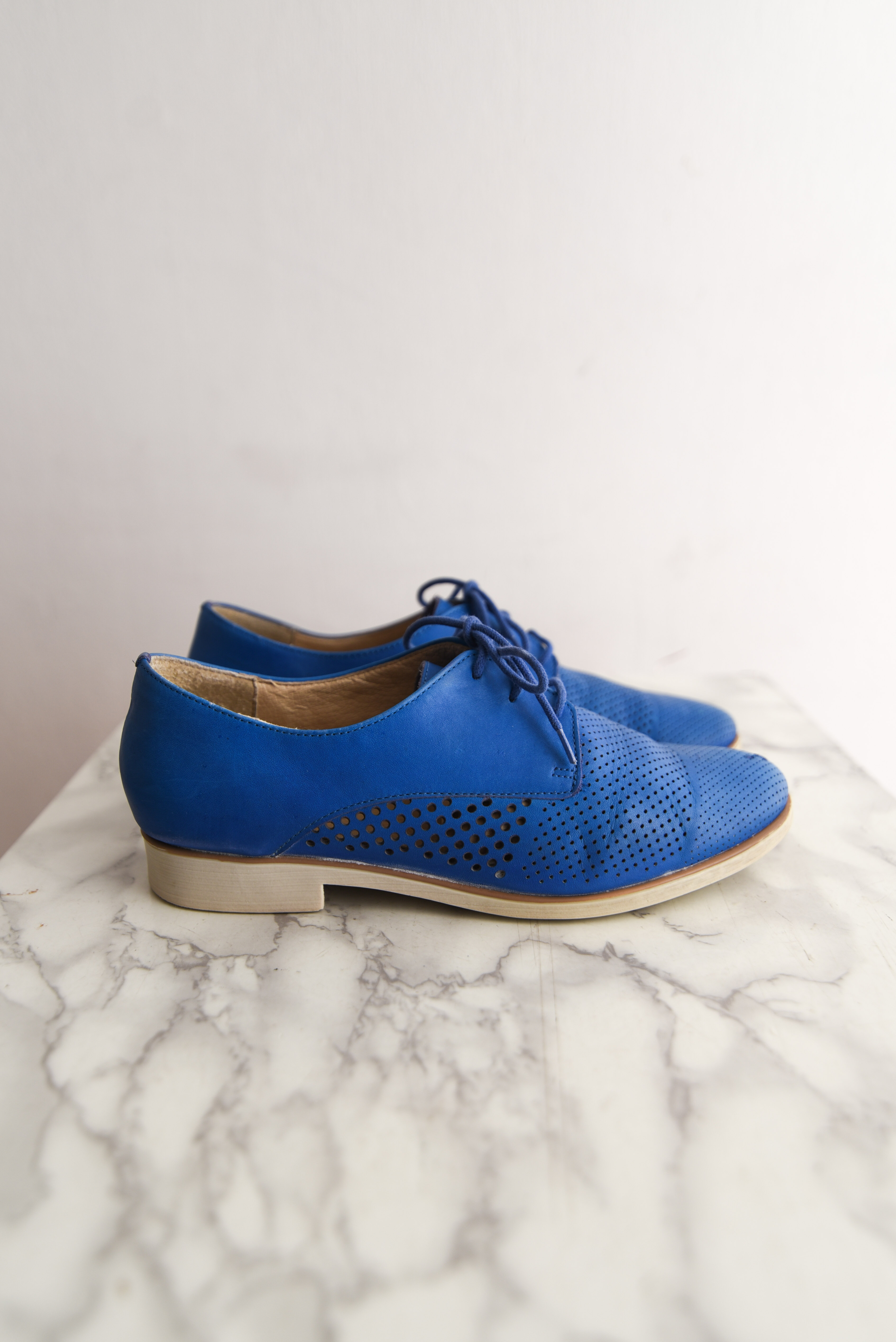 Zapatos cuero azulino