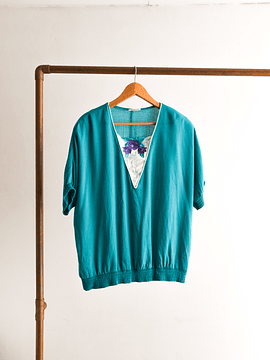 Polera 80s turquesa bordada