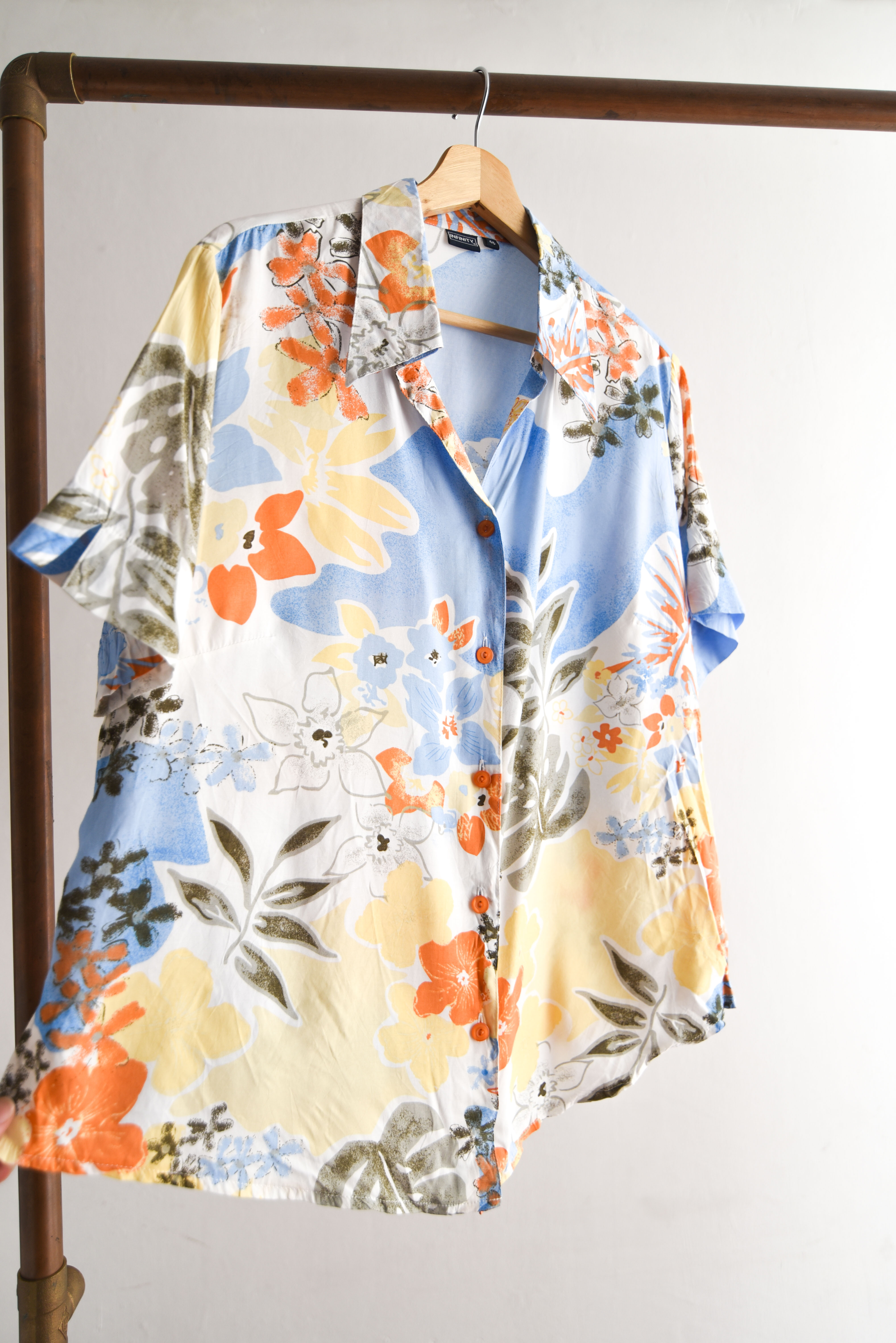 Camisa celeste tropical