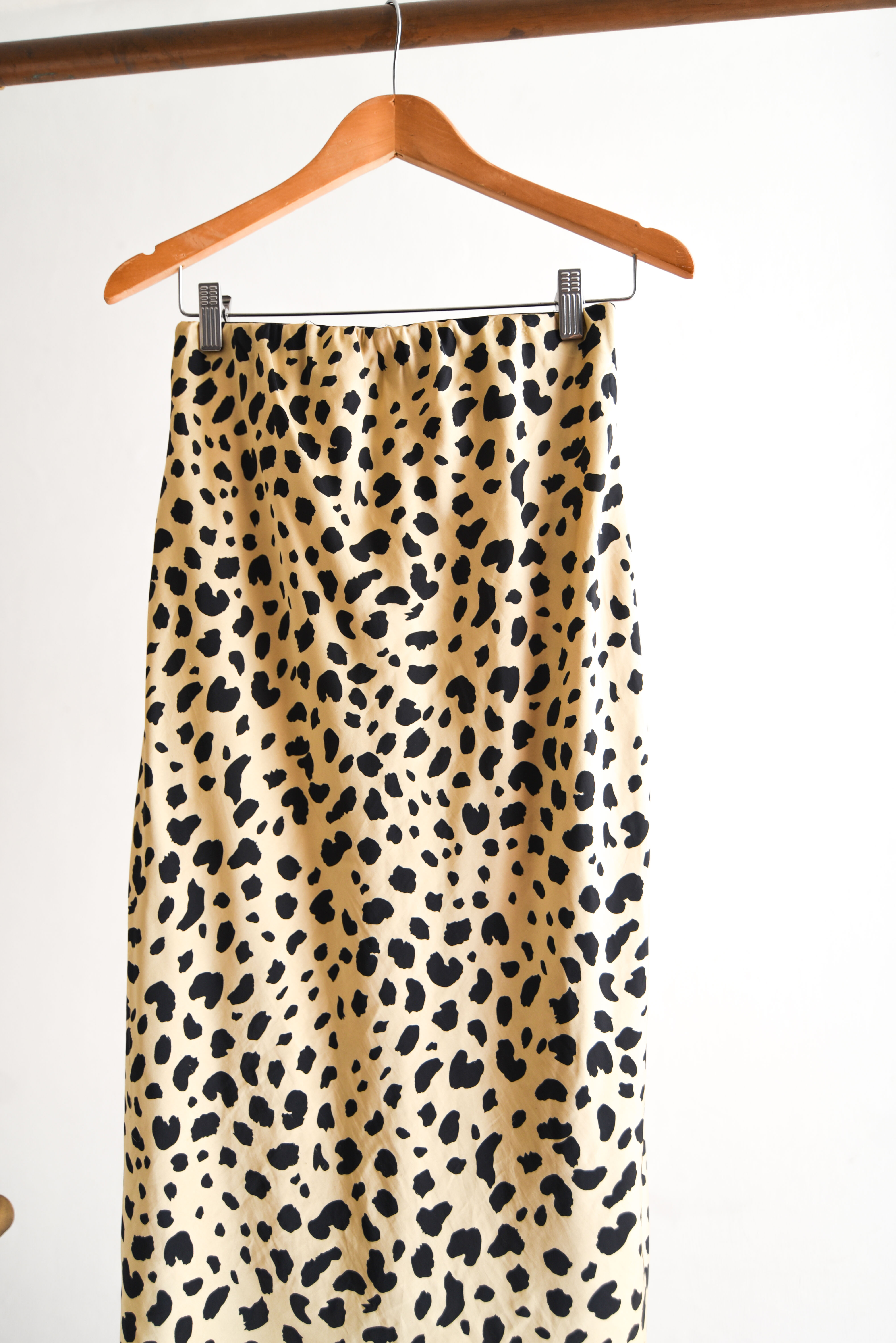 Maxi falda satín animal print