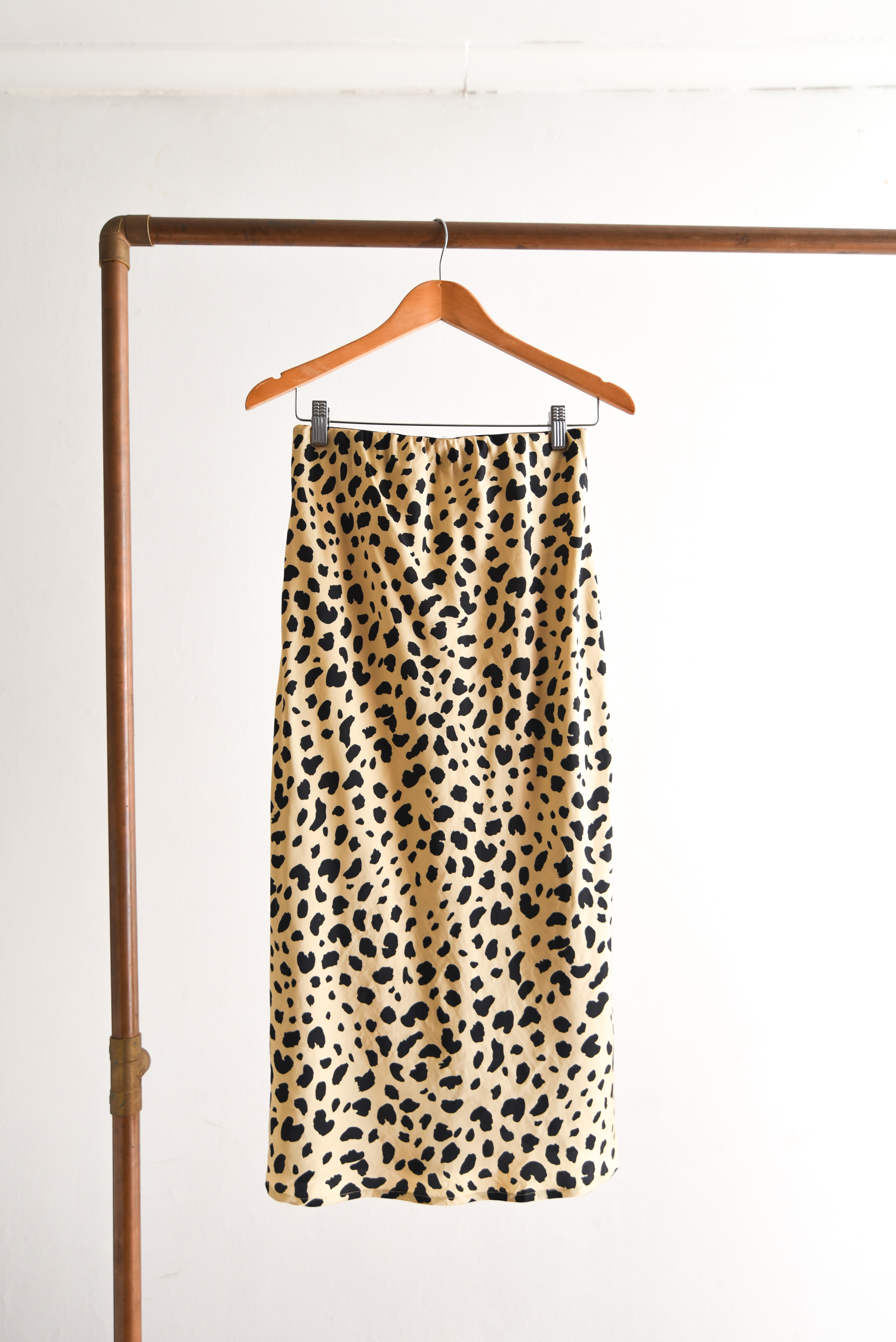 Maxi falda satín animal print
