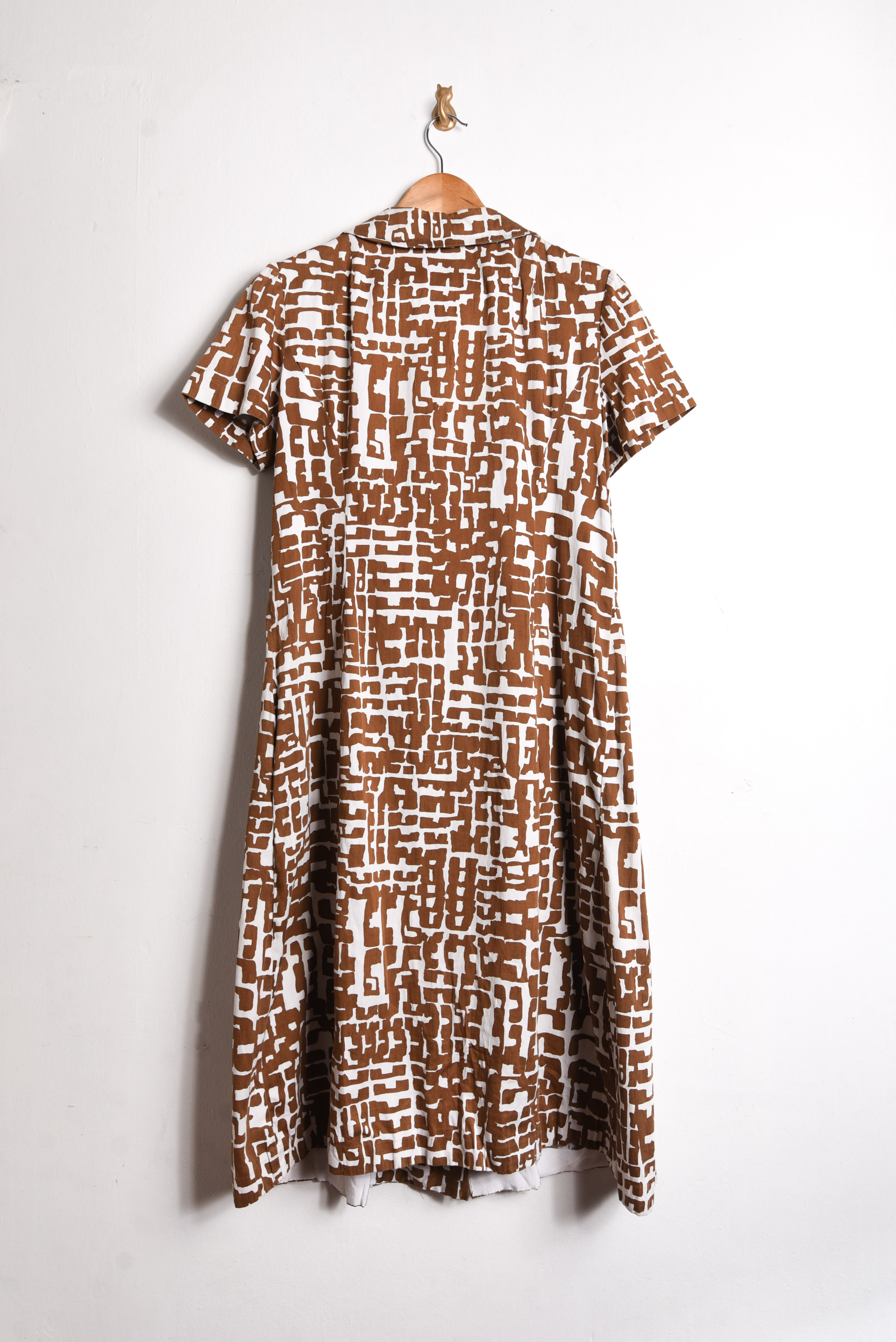 Vestido café 60s botones