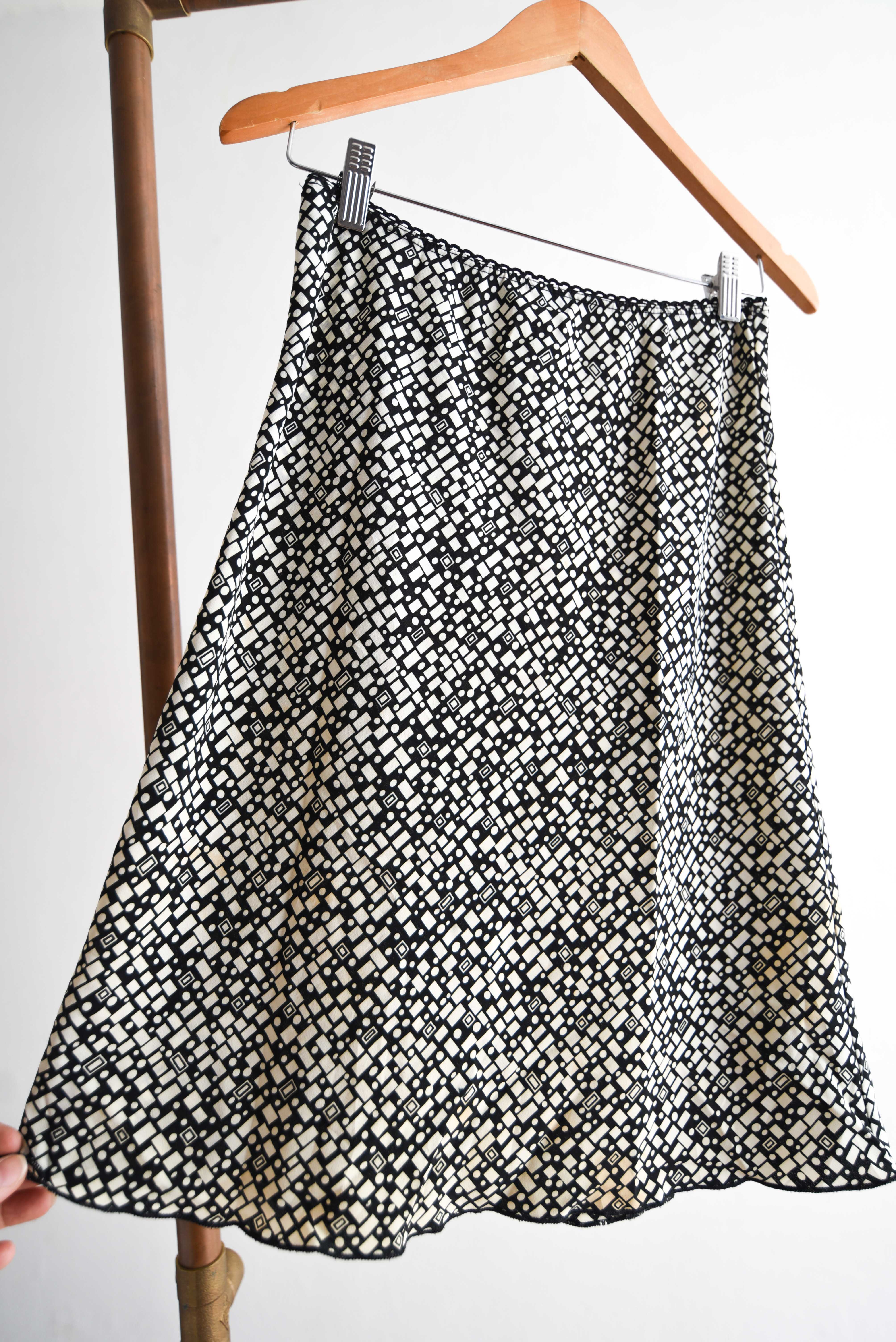 Falda 90s geométrica
