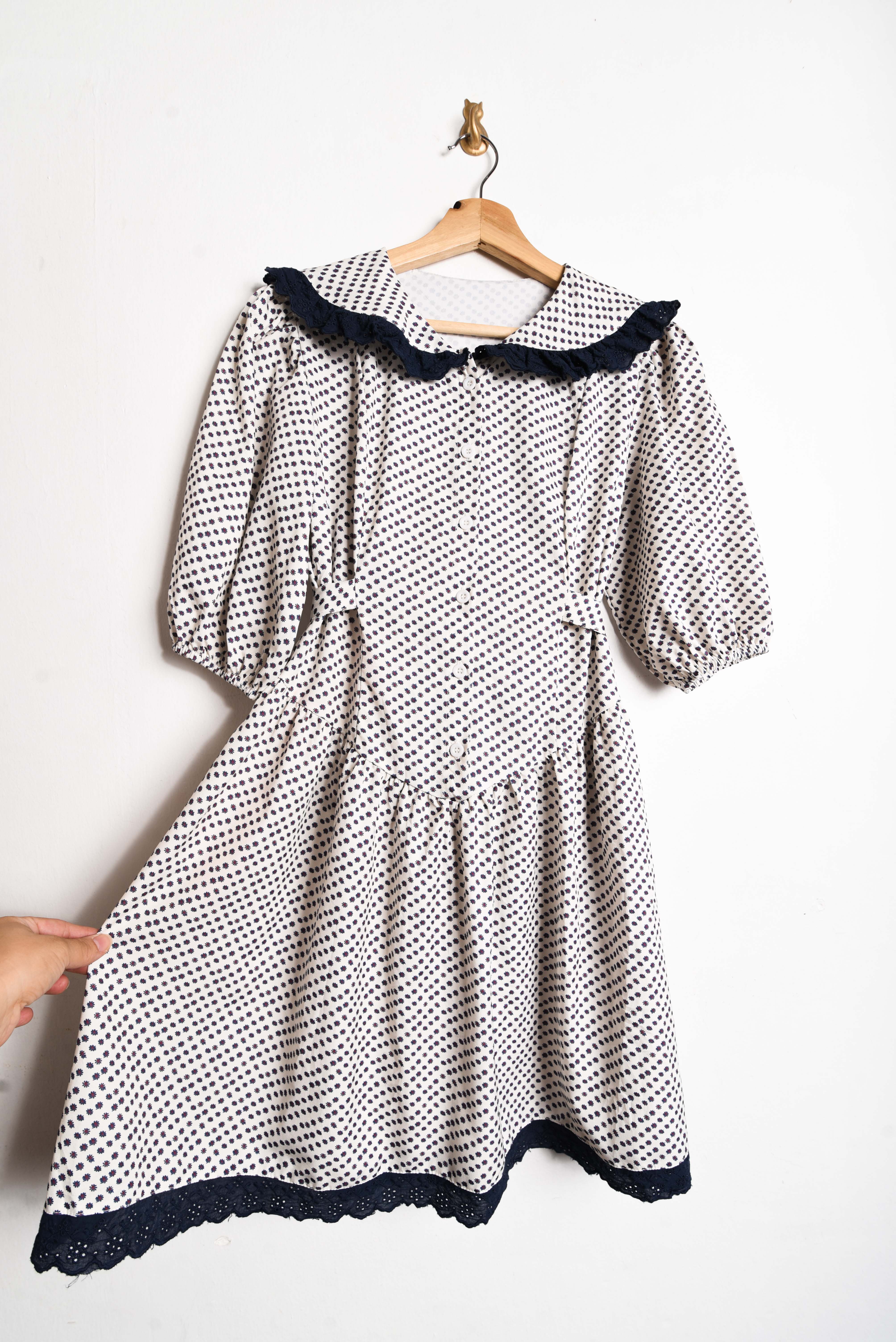 Vestido floral cuello bobo