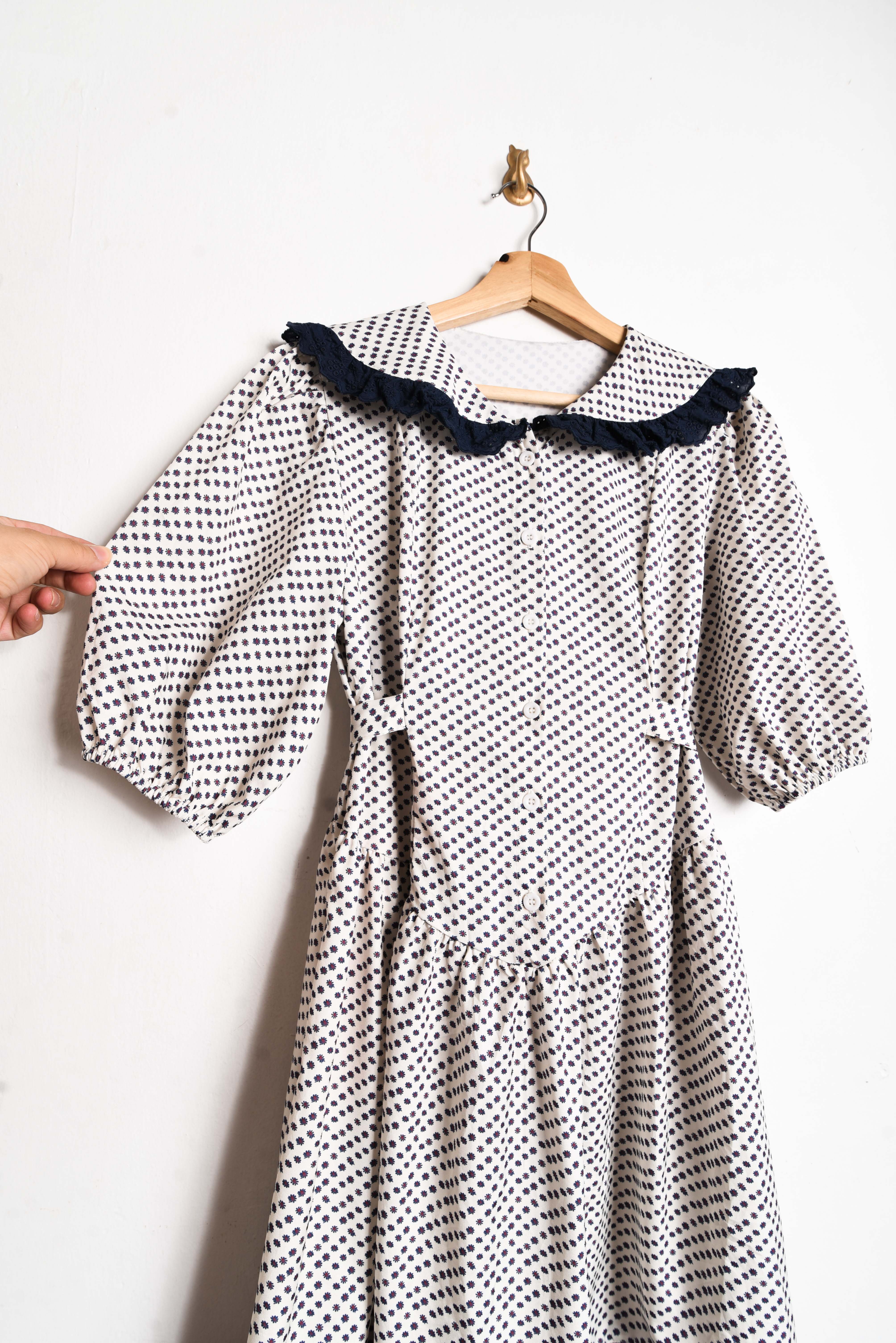 Vestido floral cuello bobo