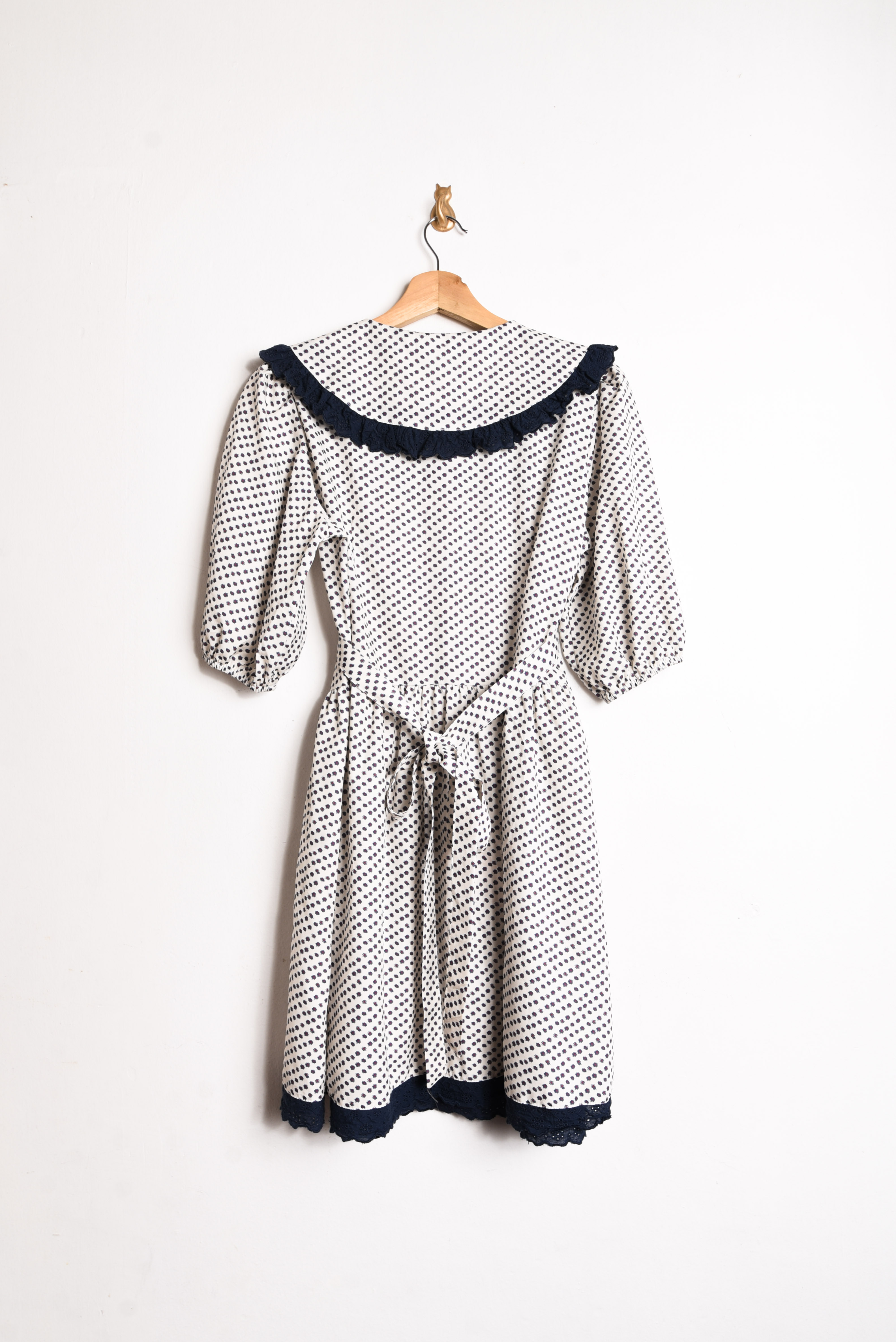 Vestido floral cuello bobo