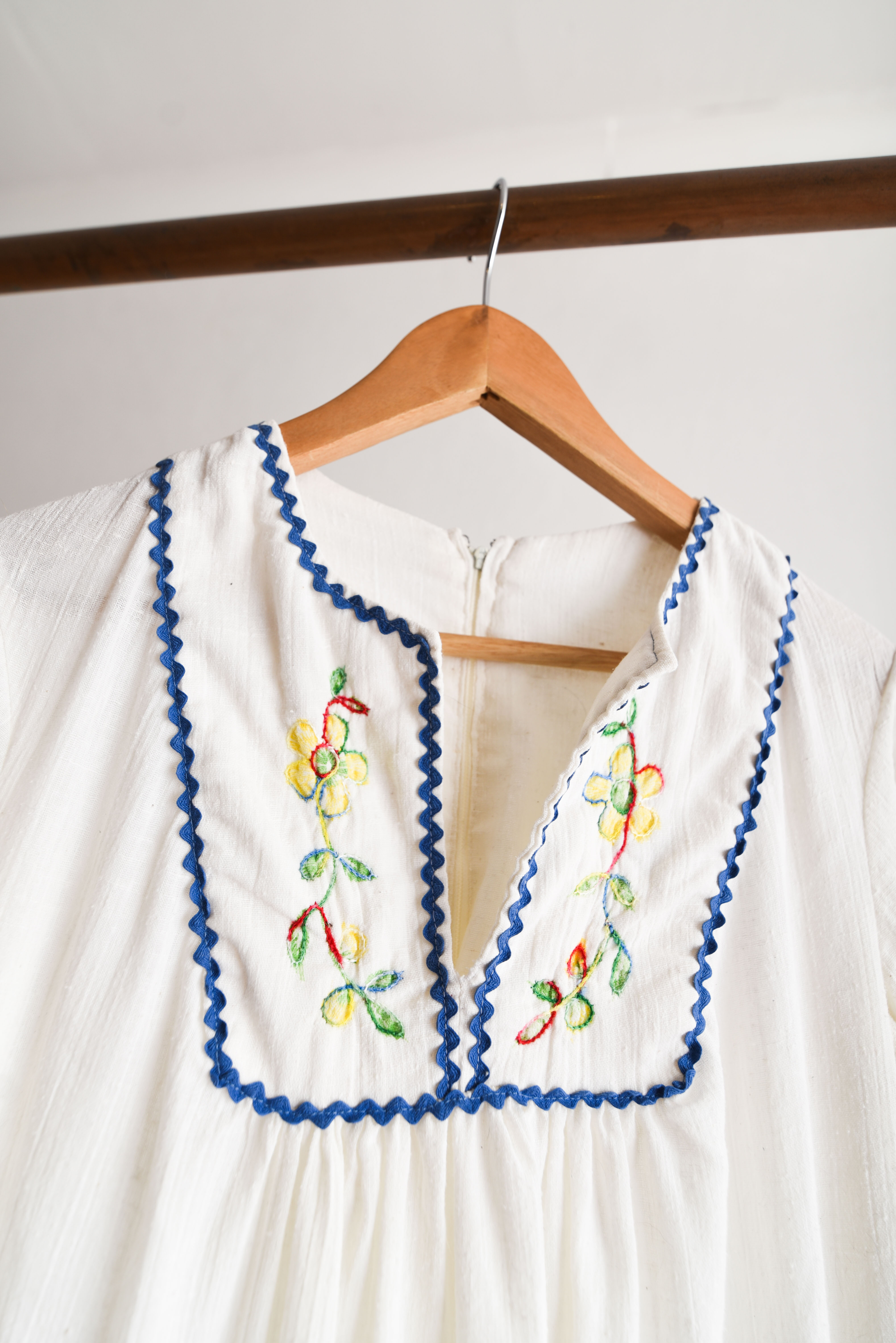 Maxi vestido blanco bordado vintage