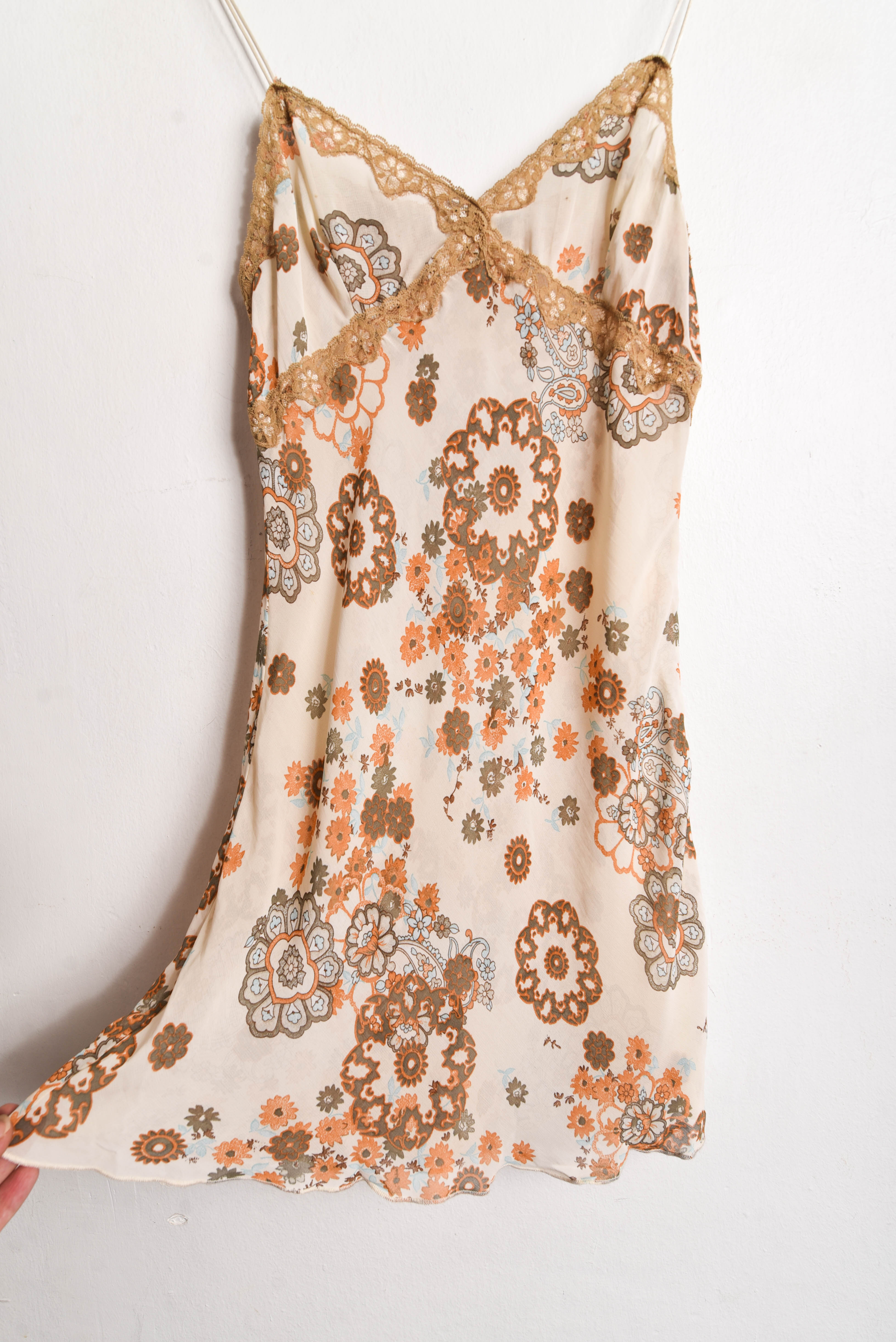 Vestido lencero marfil paisley