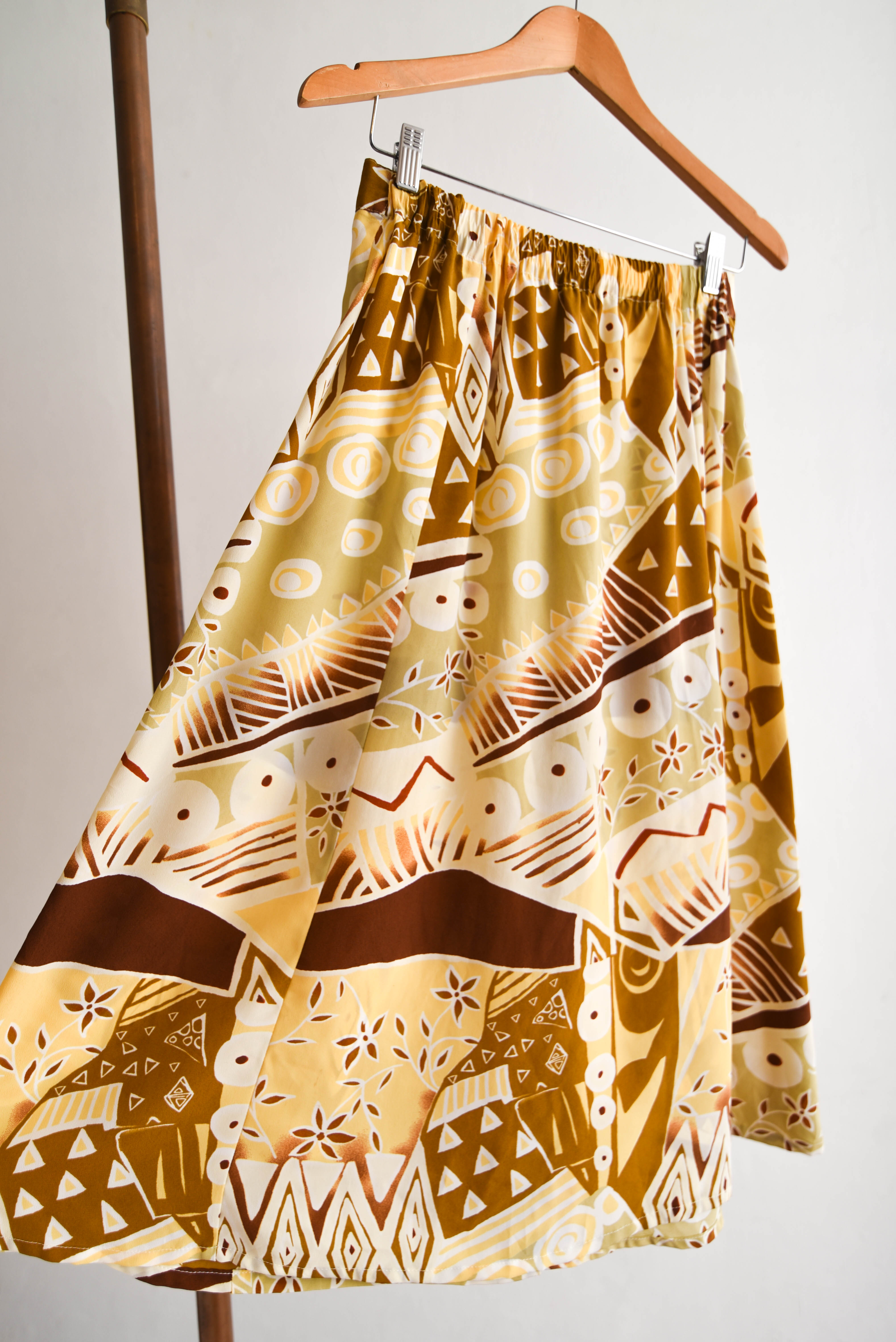 Maxi falda figuras y botones